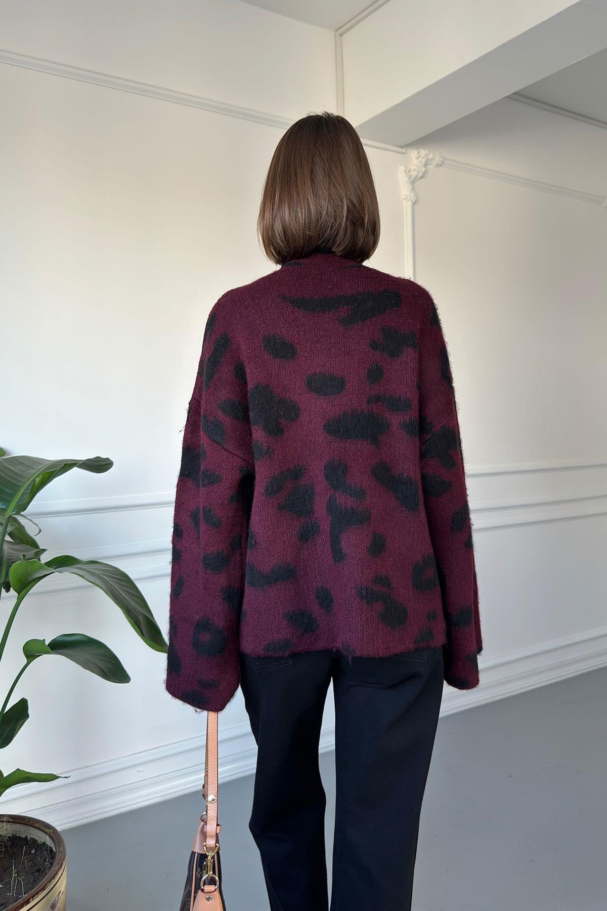 Yakalı Leopar Desen Tüylü Kazak- BORDO