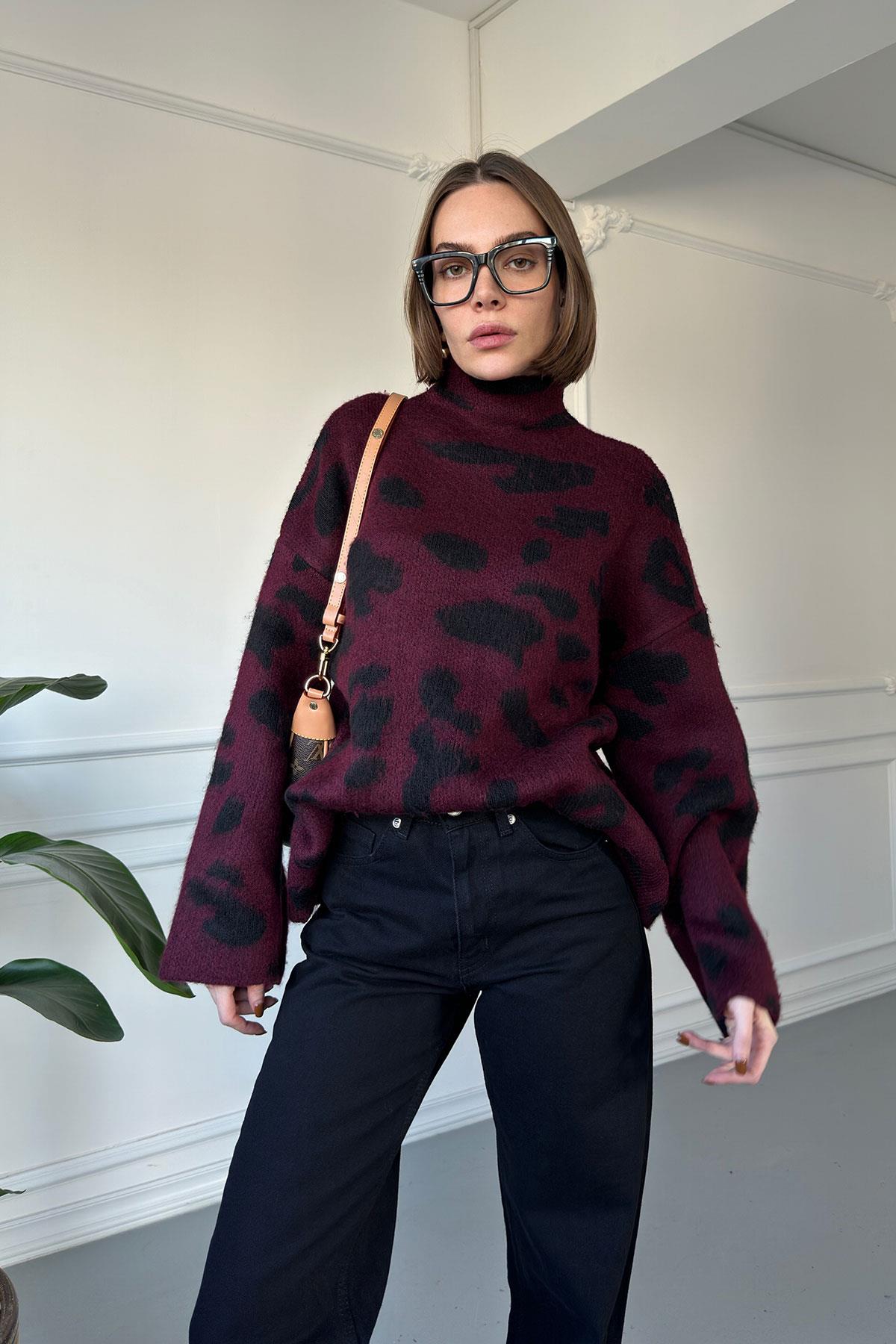 Yakalı Leopar Desen Tüylü Kazak- BORDO