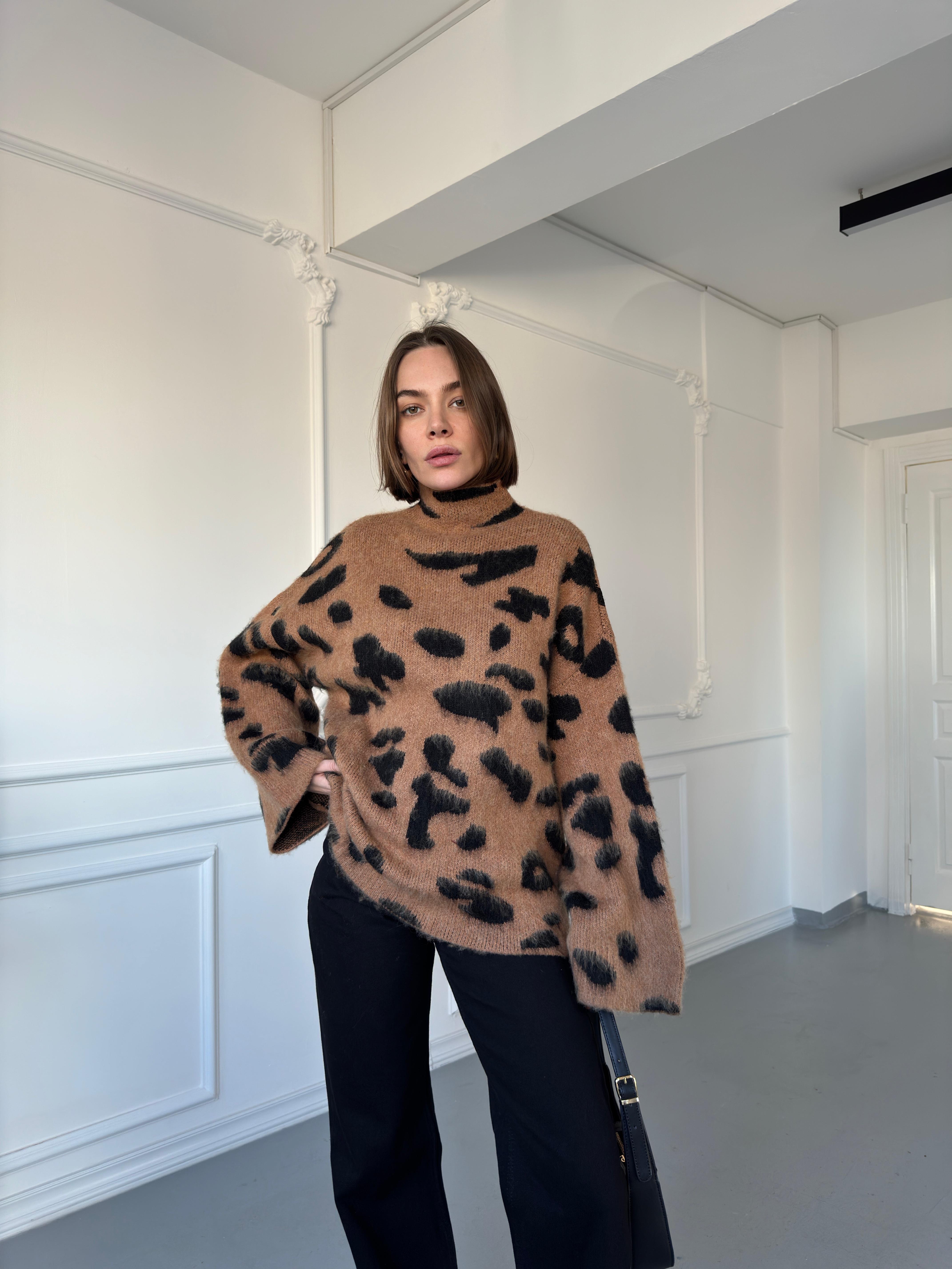 Yakalı Leopar Desen Tüylü Kazak- CAMEL