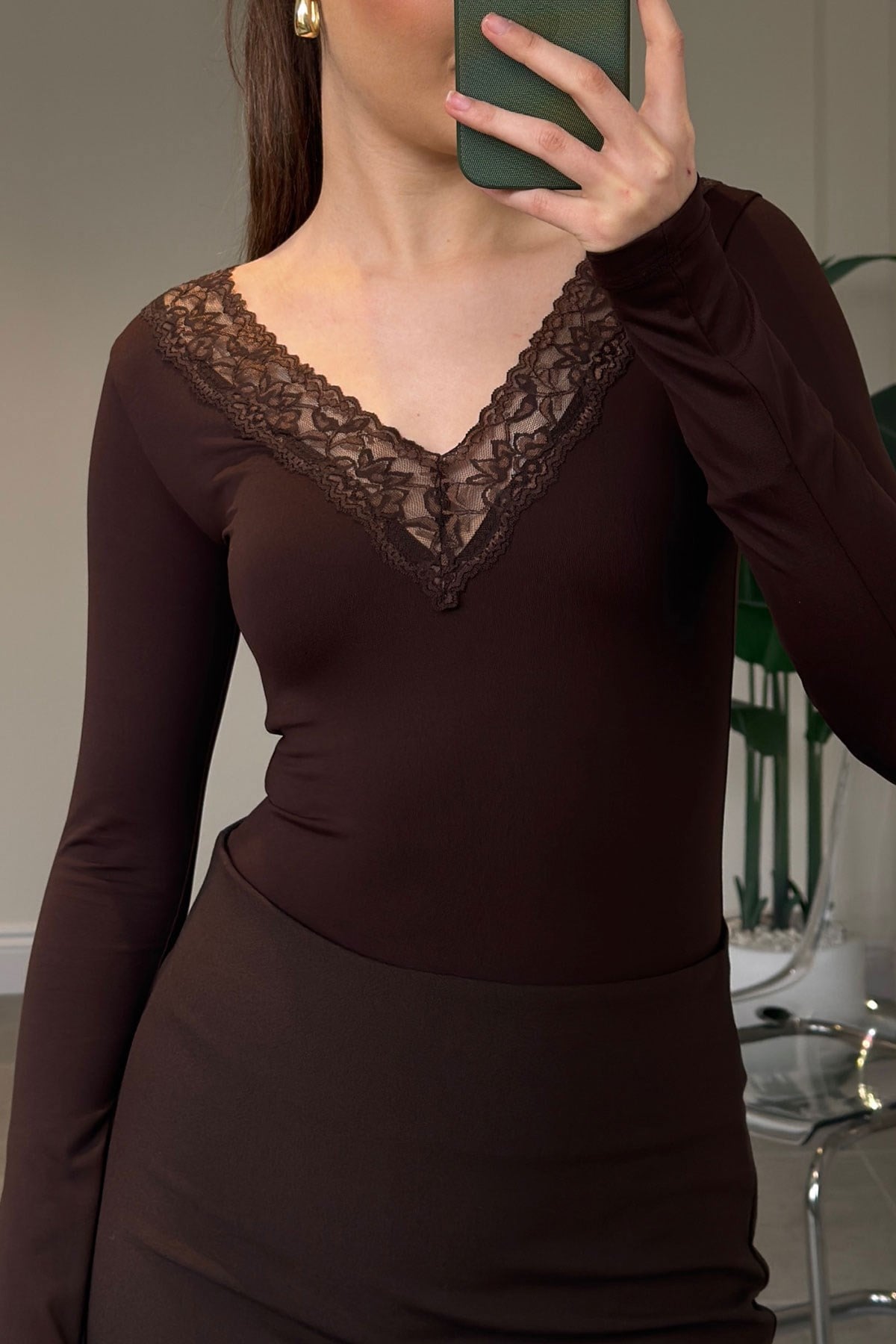 Yakası Dantel Detaylı Bodysuit- KAHVERENGİ