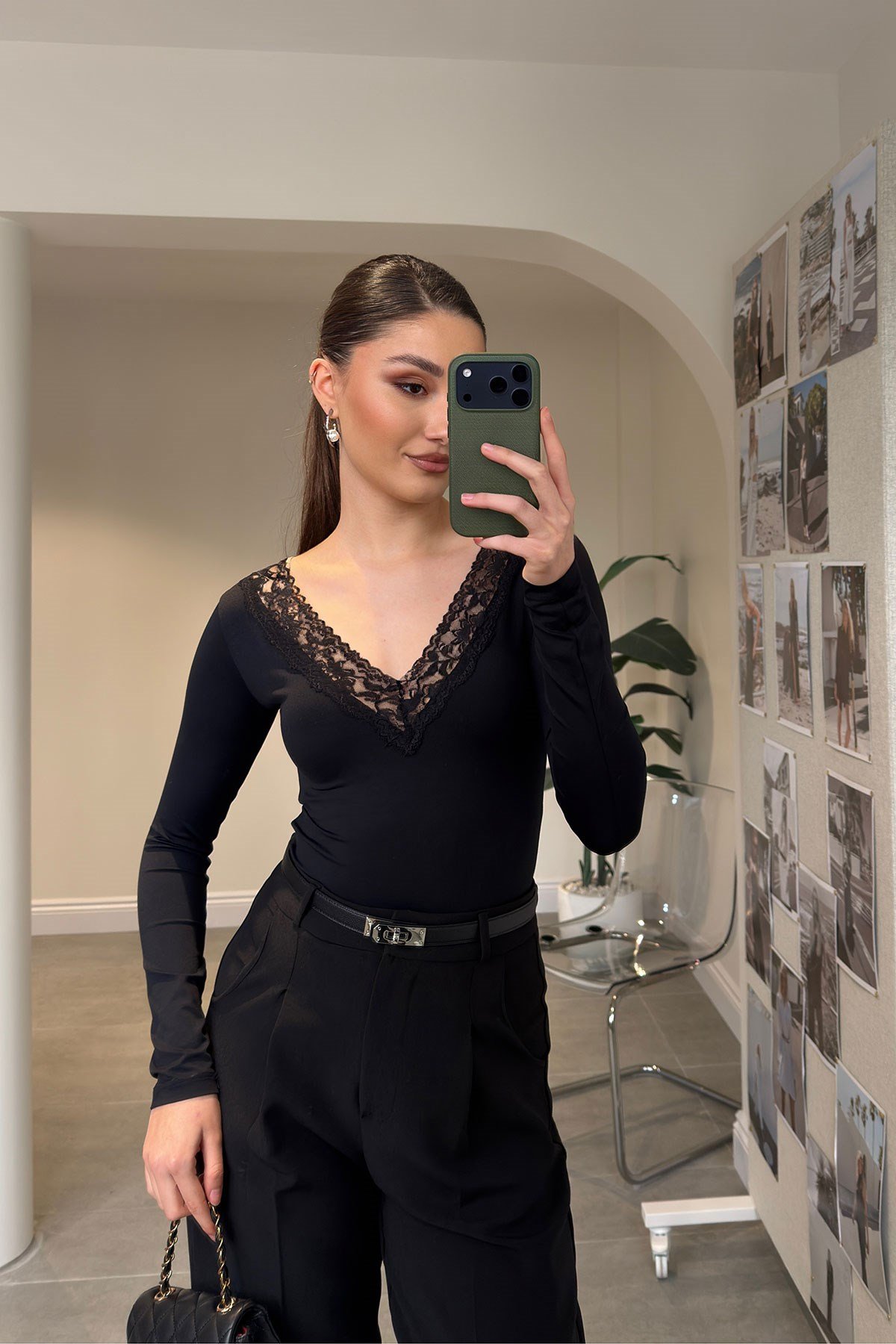 Yakası Dantel Detaylı Bodysuit- SİYAH