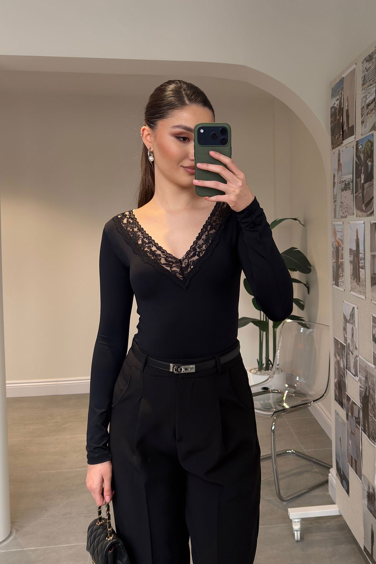 Yakası Dantel Detaylı Bodysuit- SİYAH