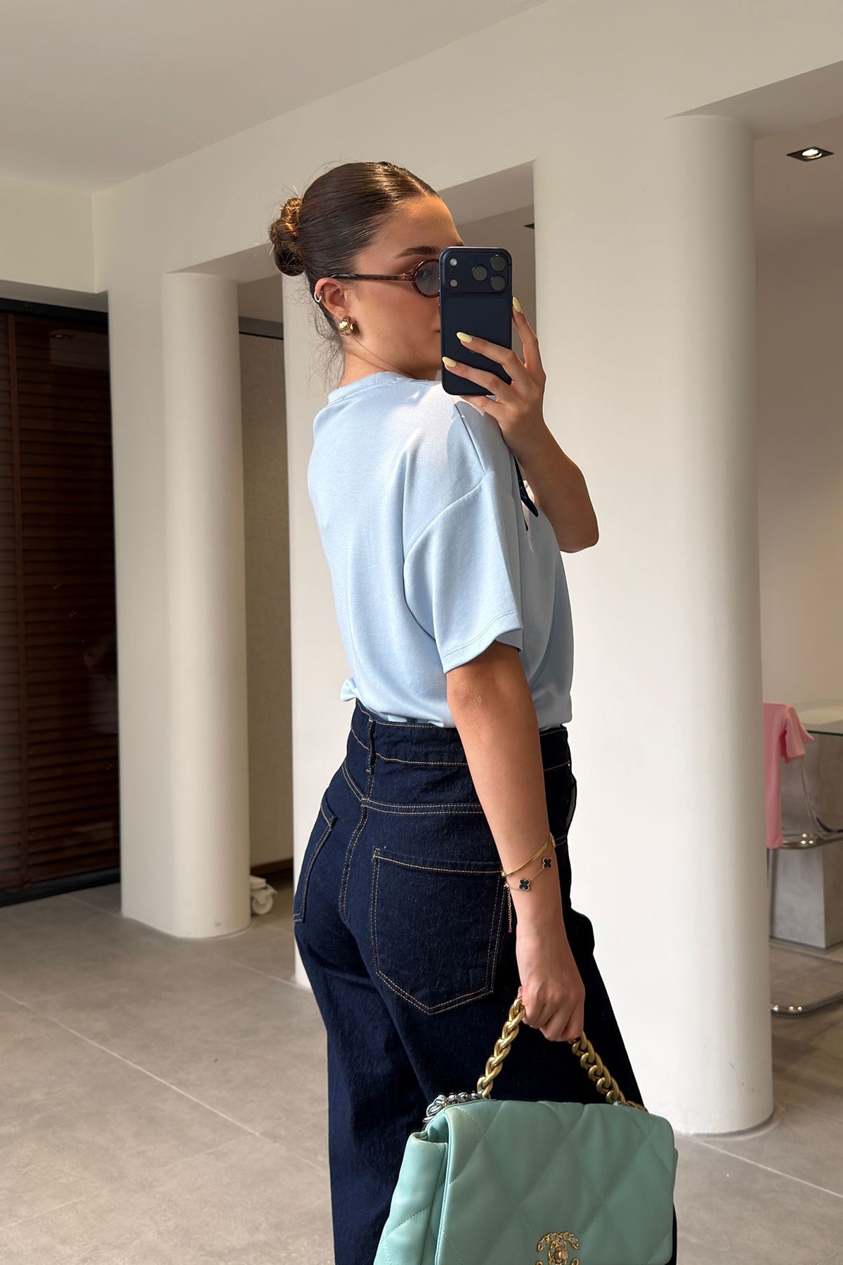 Yakası Zincirli Fularlı Modal Bluz- MAVİ