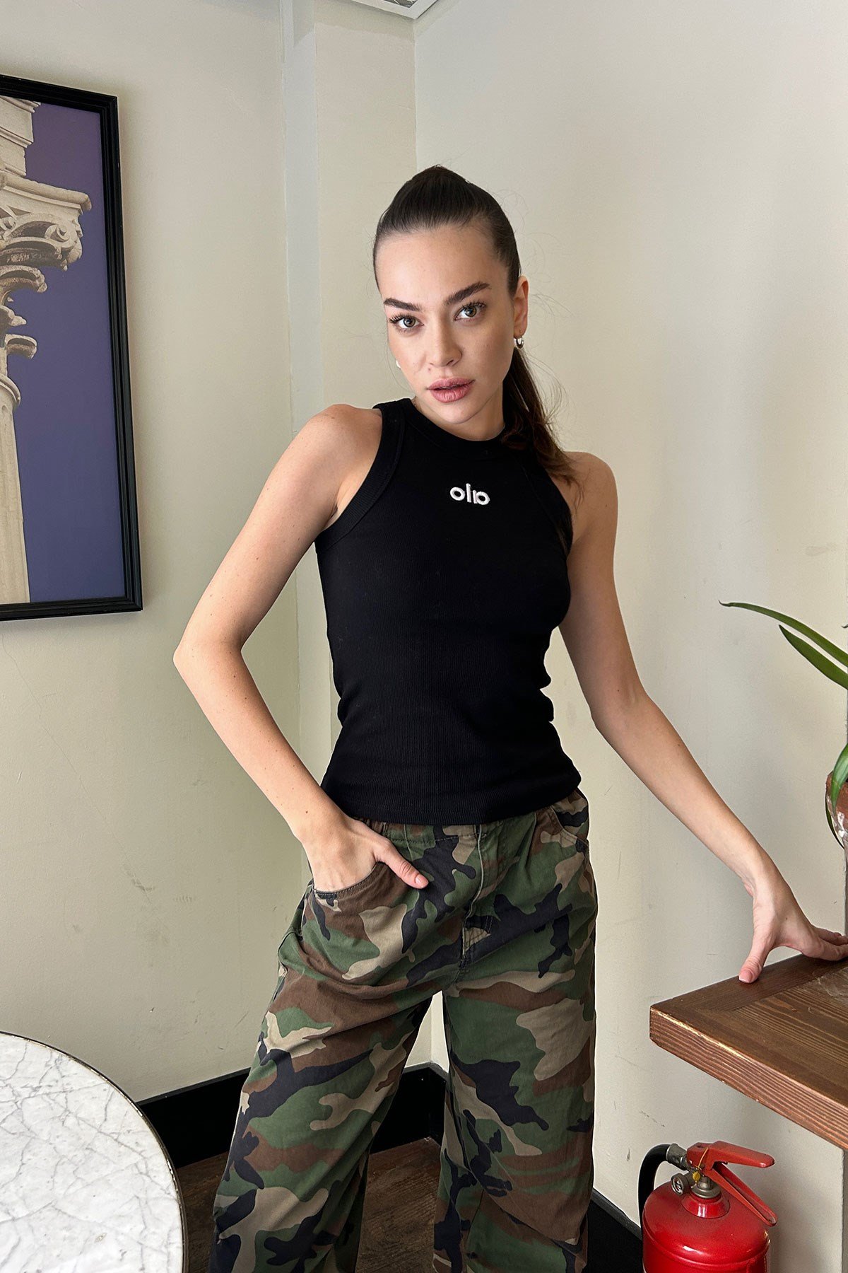 Yazı Nakış Detaylı Fitilli Crop- SİYAH