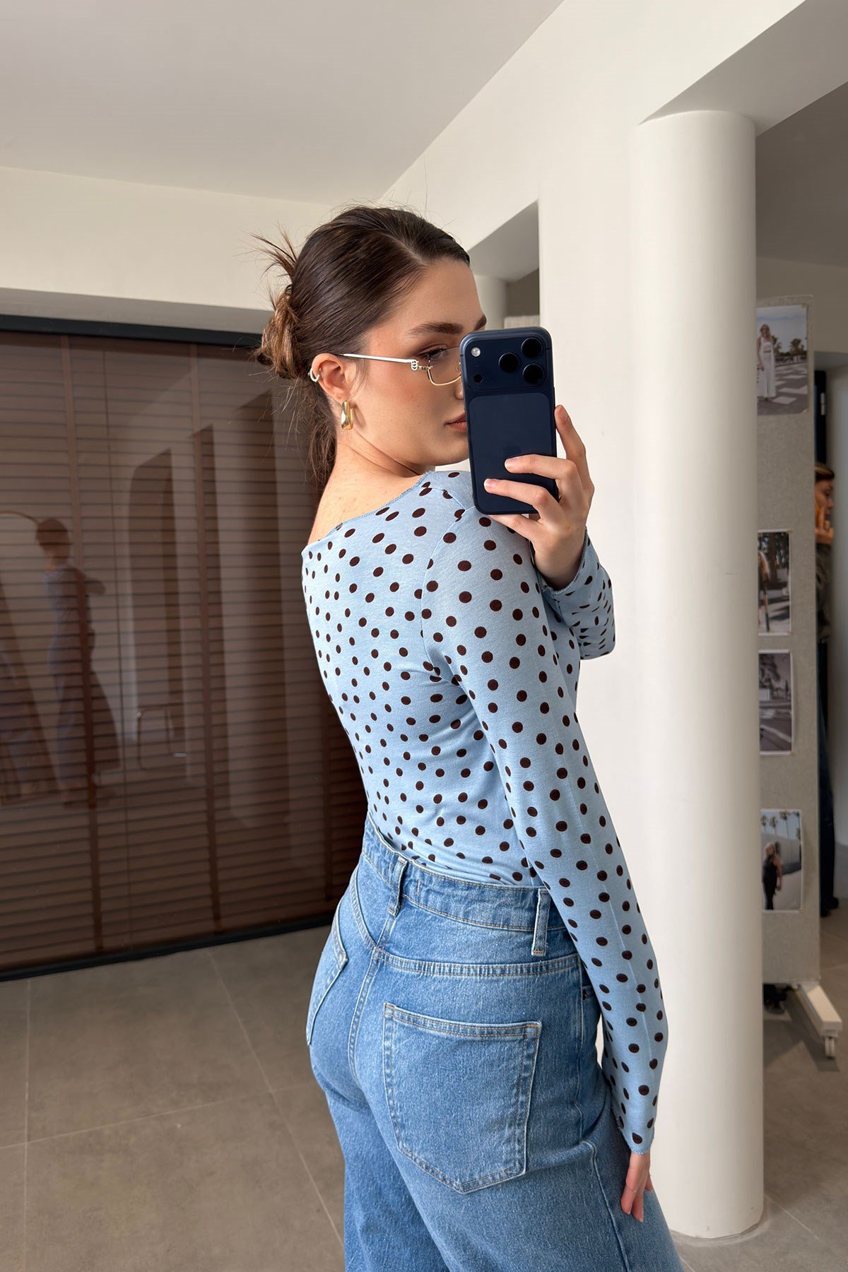 Yeni Sezon Dikiş Detaylı Puantiyeli Bluz- MAVİ