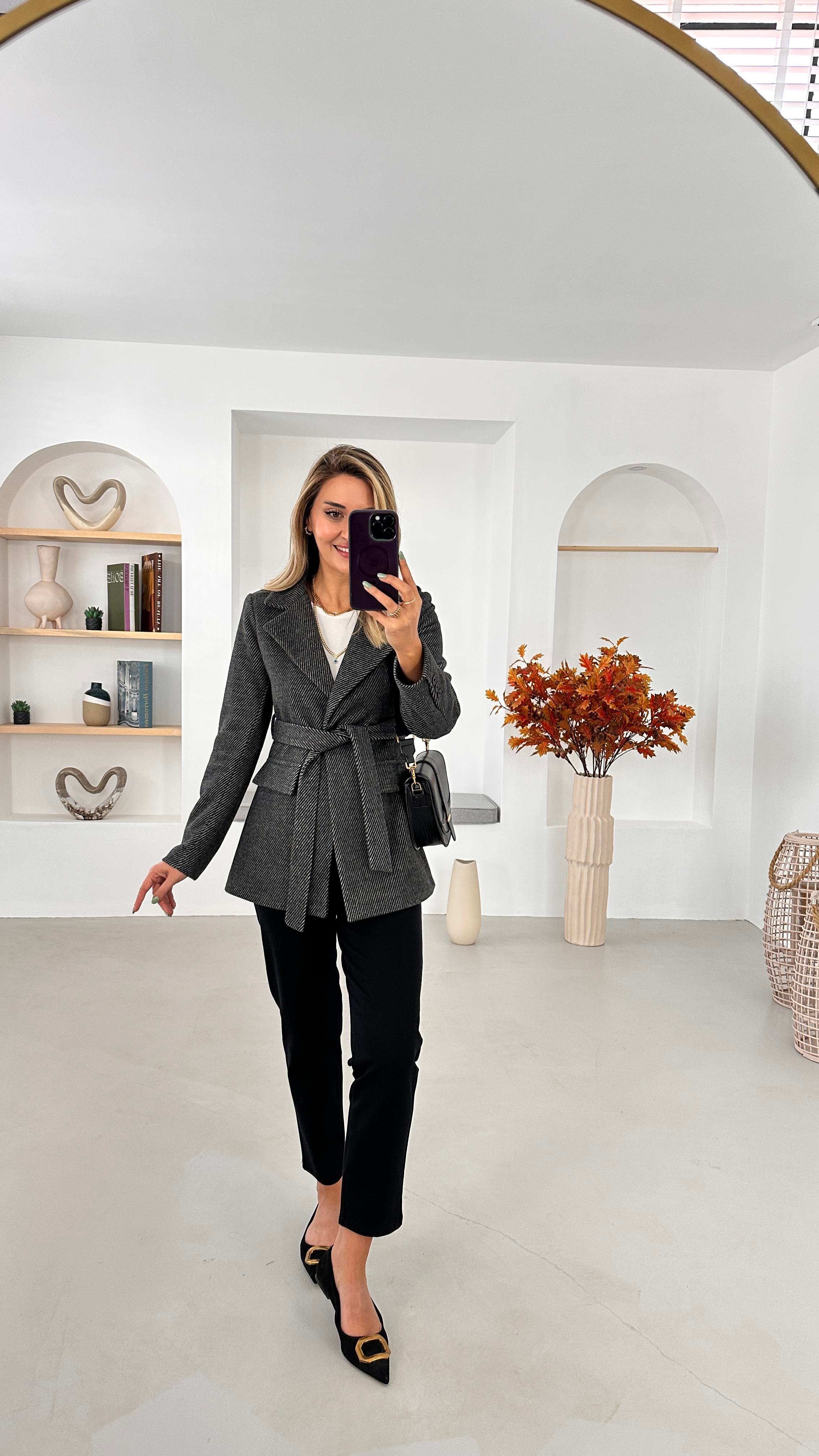 Balıksırtı Desen Kuşaklı Füme Kaşe Kaban