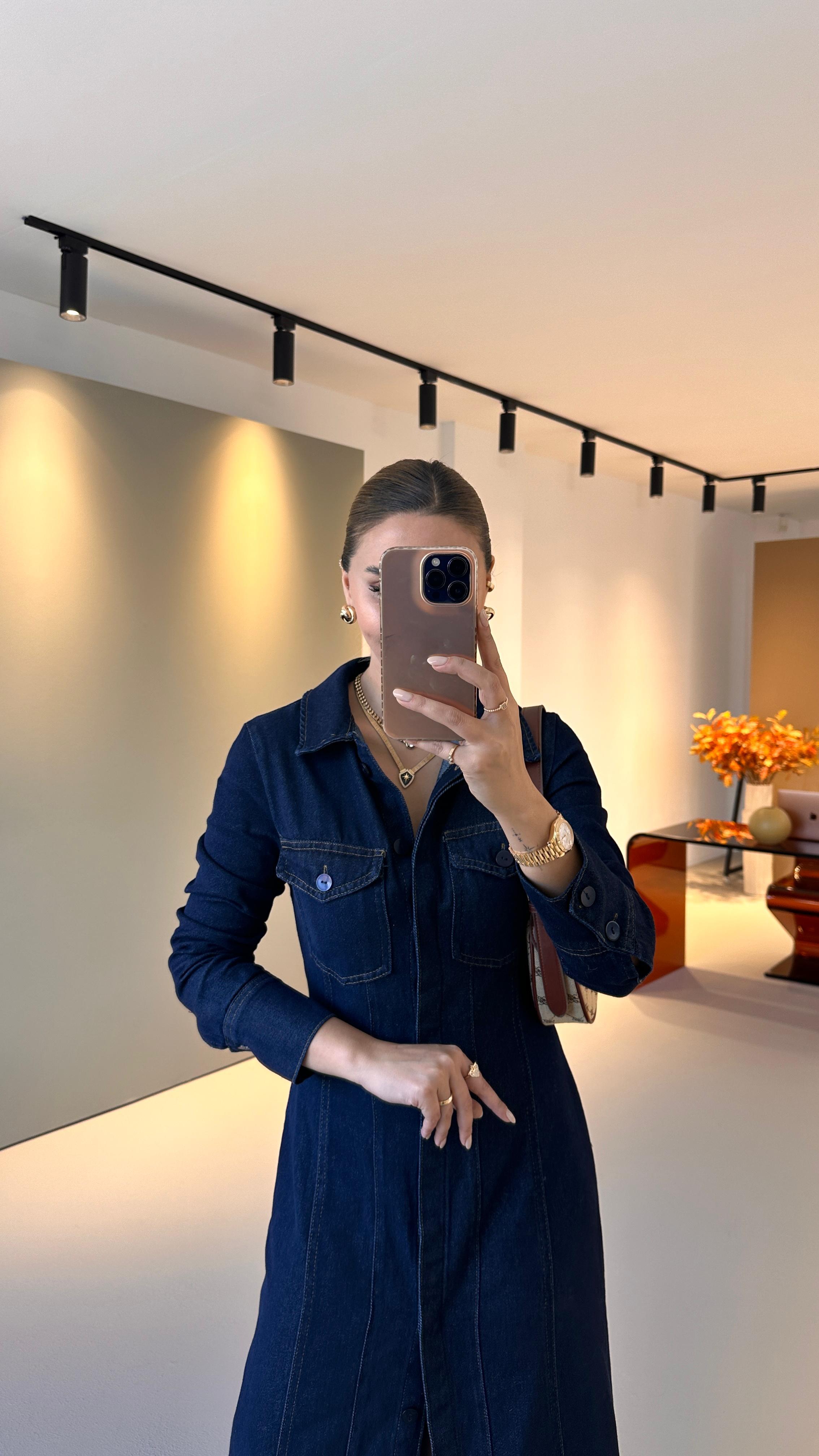 Bel Ayarlamalı Boydan Düğmeli Lacivert Denim Elbise