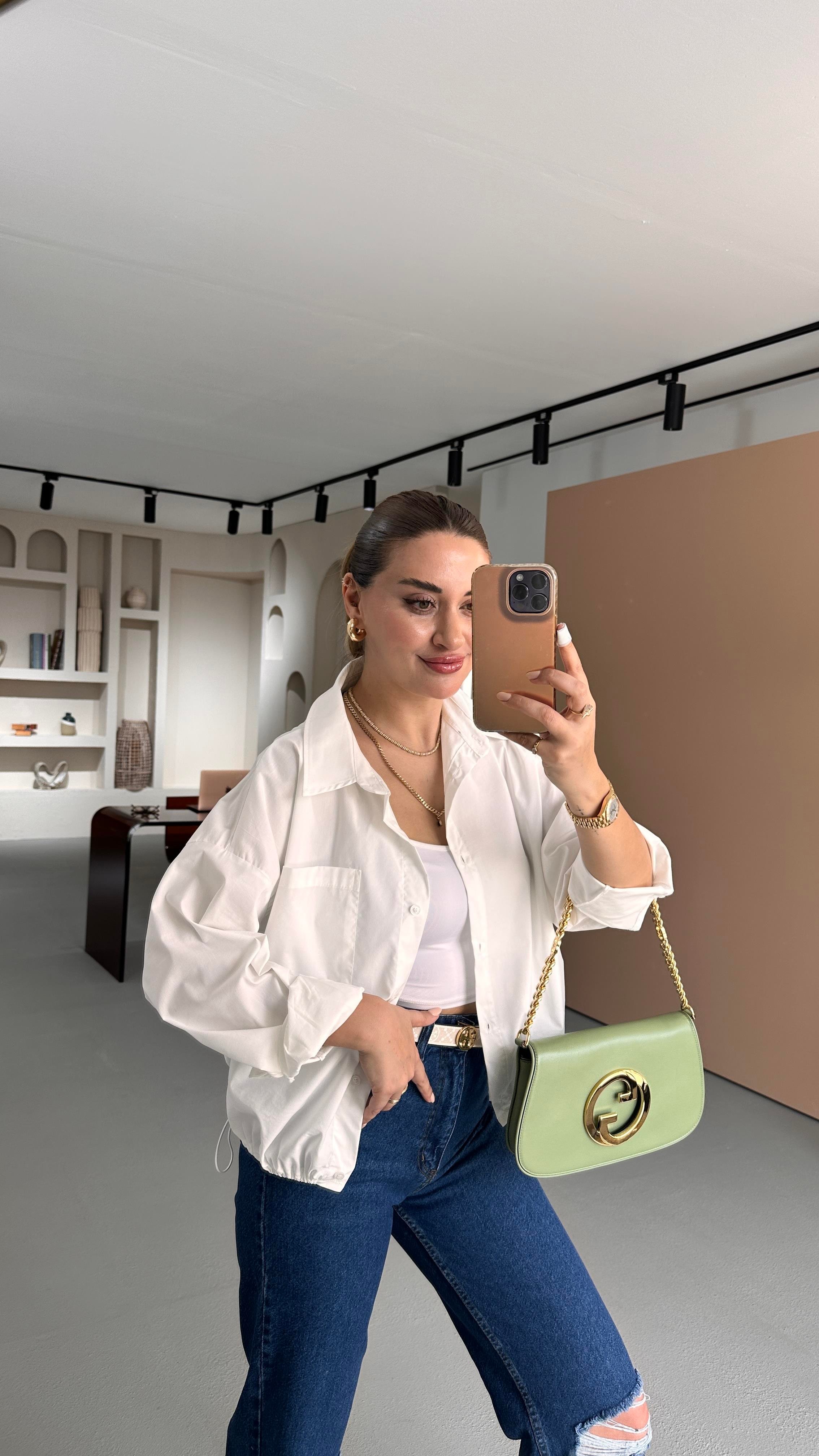 Bel Ayarlamalı Cep Detay Oversize Beyaz Poplin Gömlek