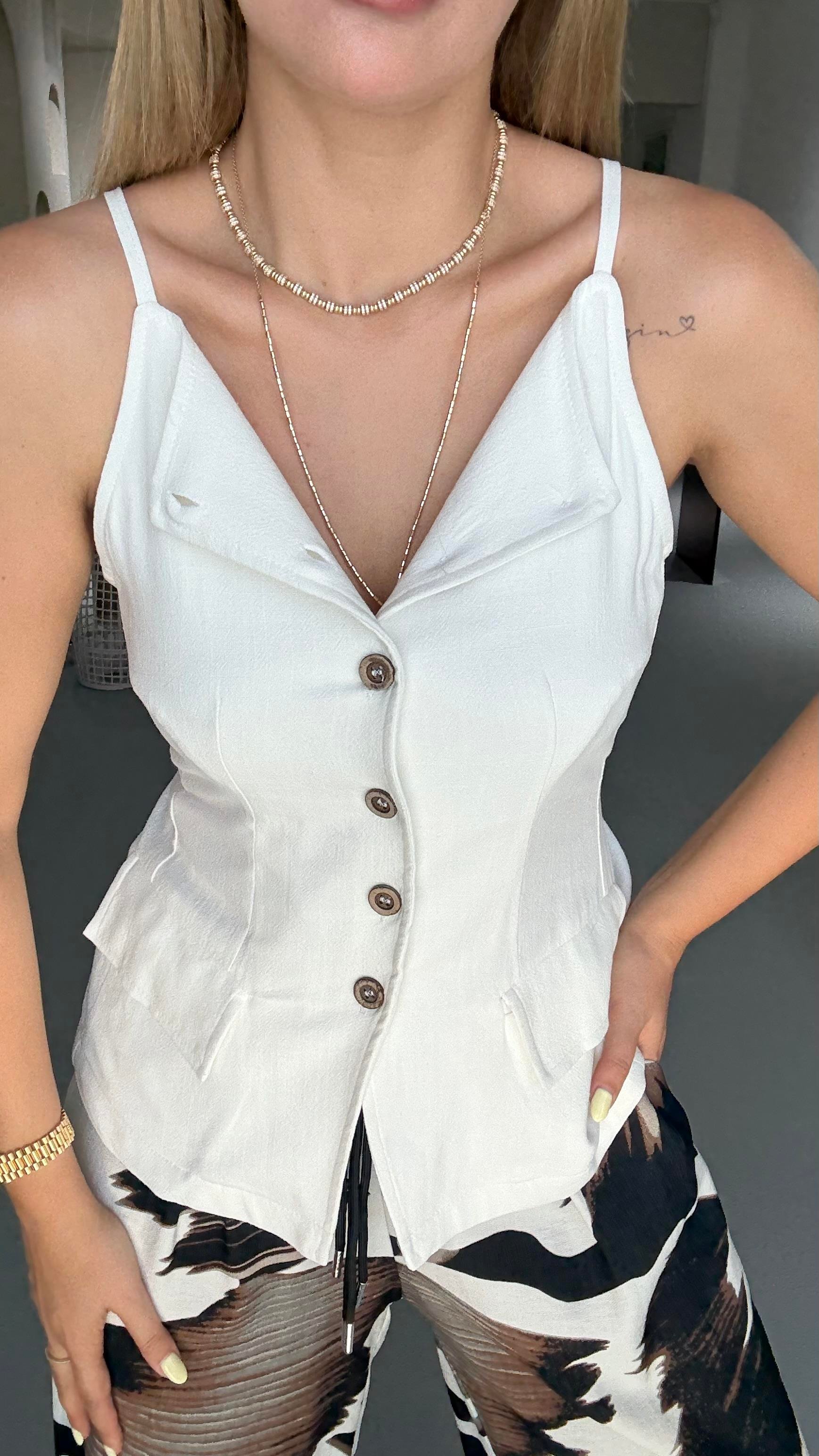 Bel Ayarlamalı Süs Cep Detay Ekru Yelek