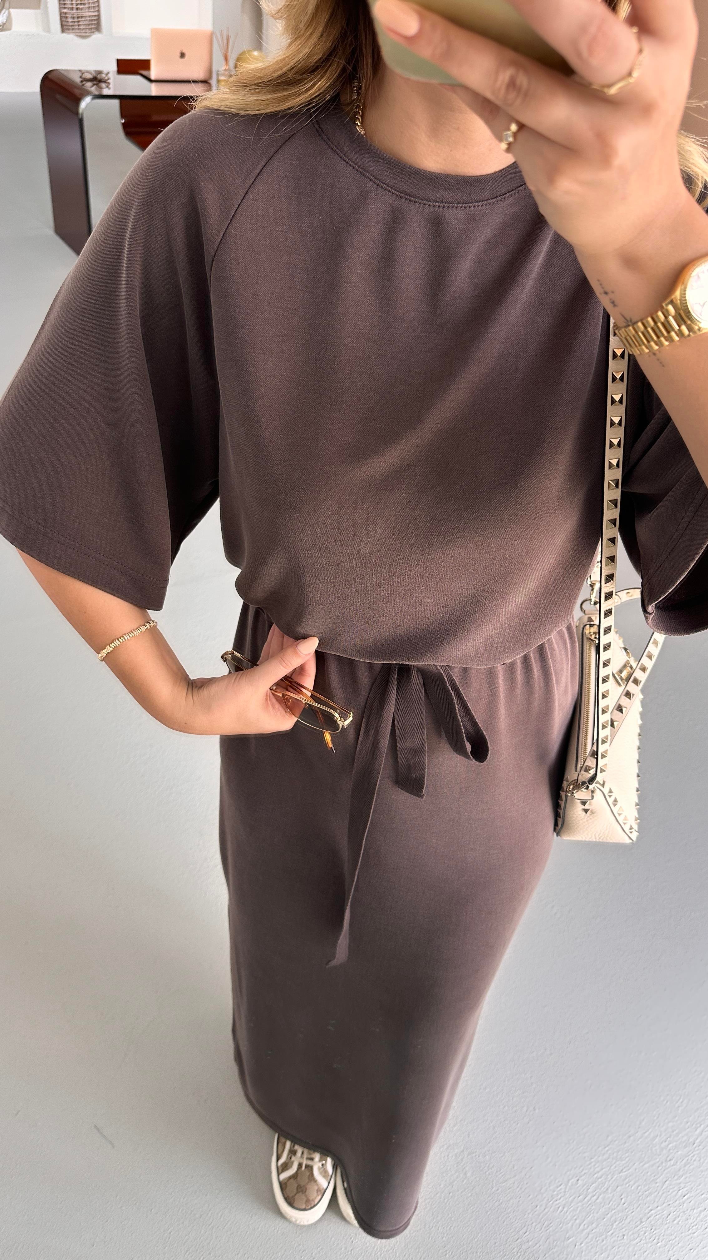 Bel Ayarlamalı Yırtmaç Detay Kahve Pike Modal Elbise