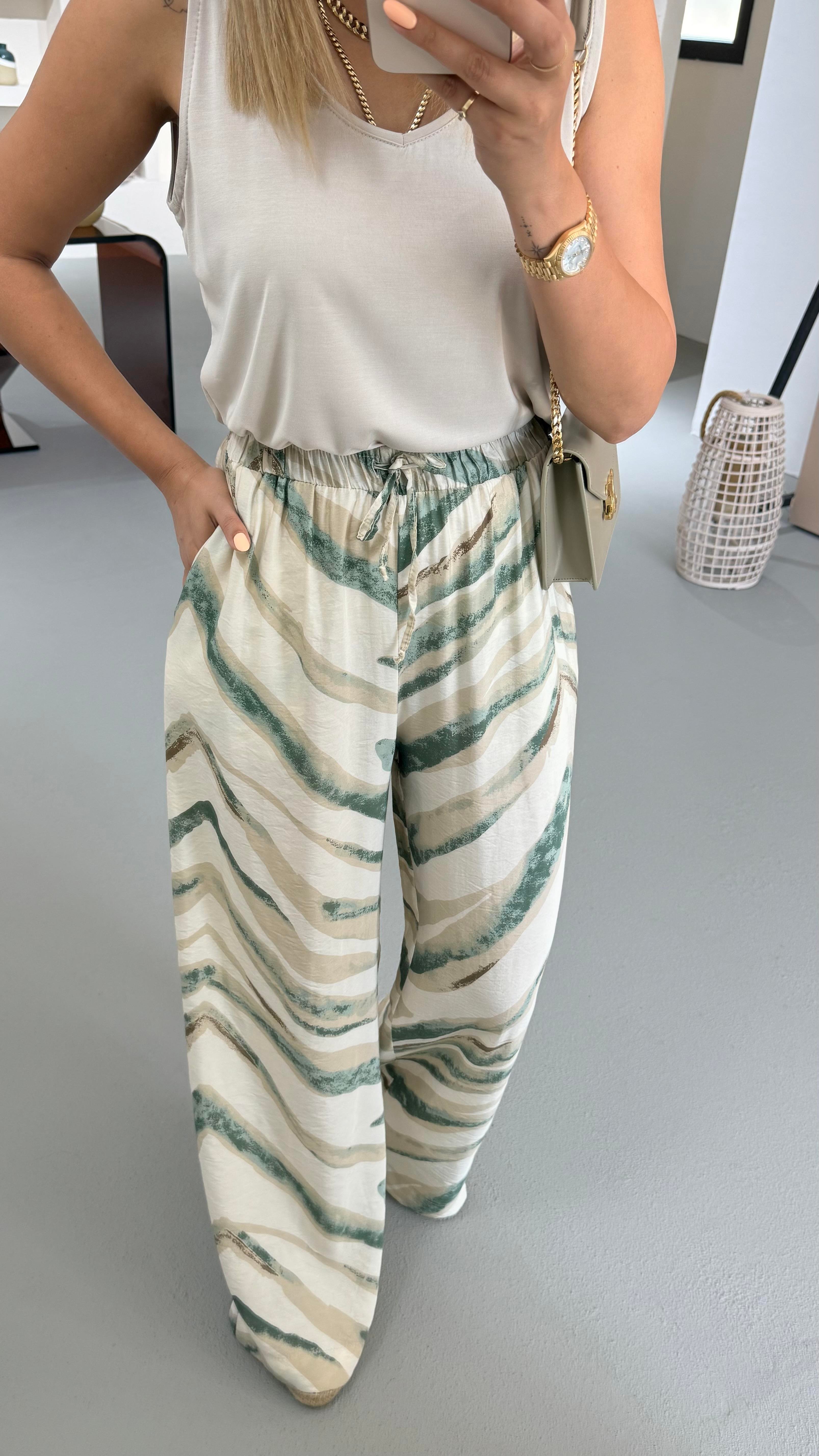 Bel Lastikli Desenli Viskon Bol Pantolon 