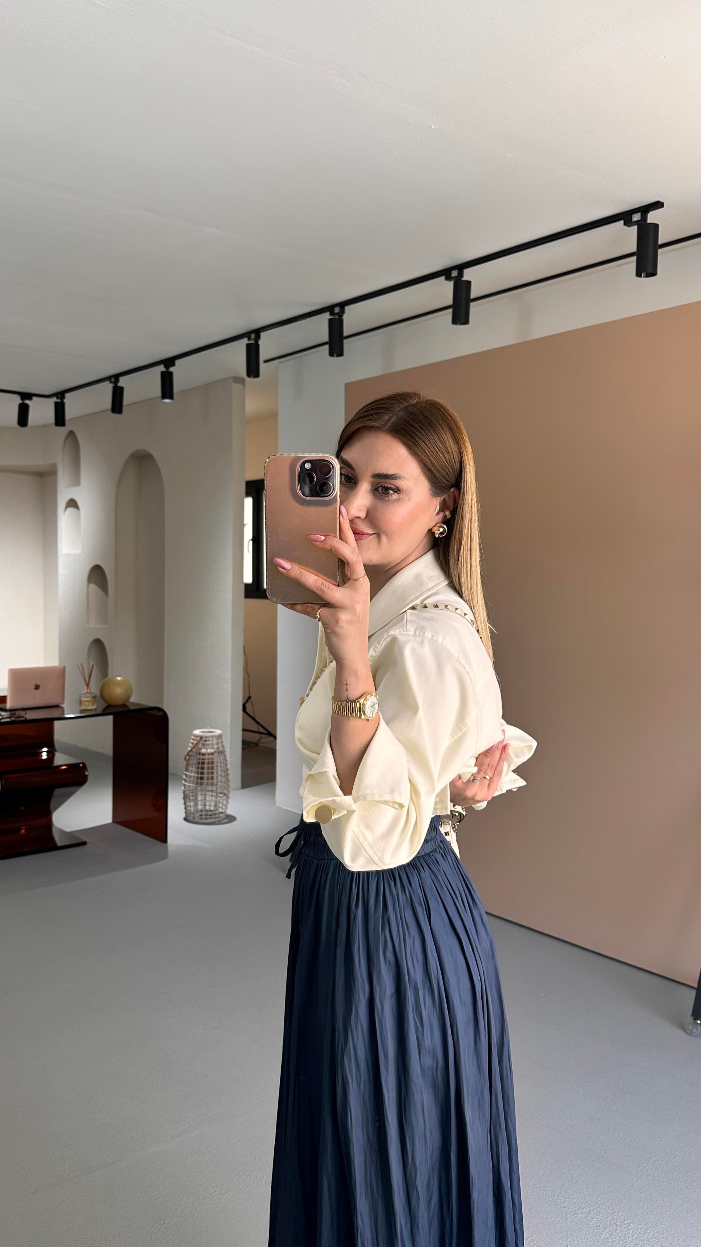 Bel Lastikli Kırışık Doku Saten Midi Lacivert Etek