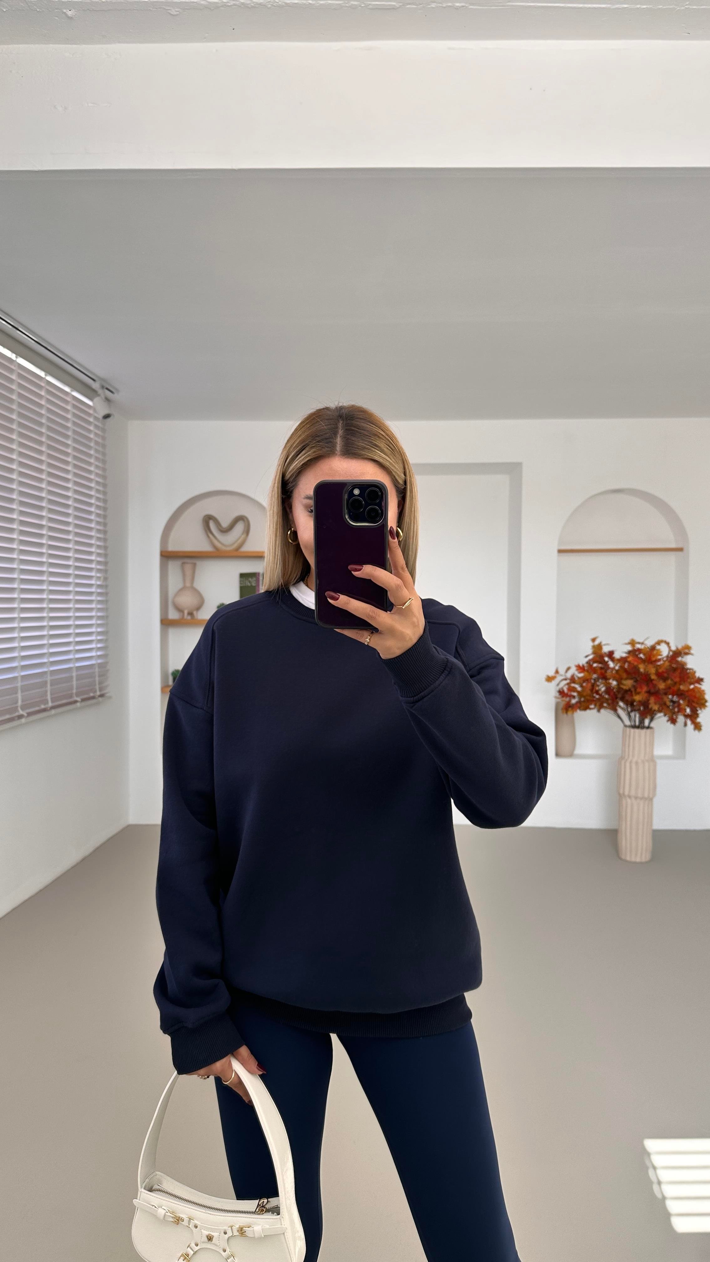 Bisiklet Yaka Şardonlu Lacivert Sweatshirt