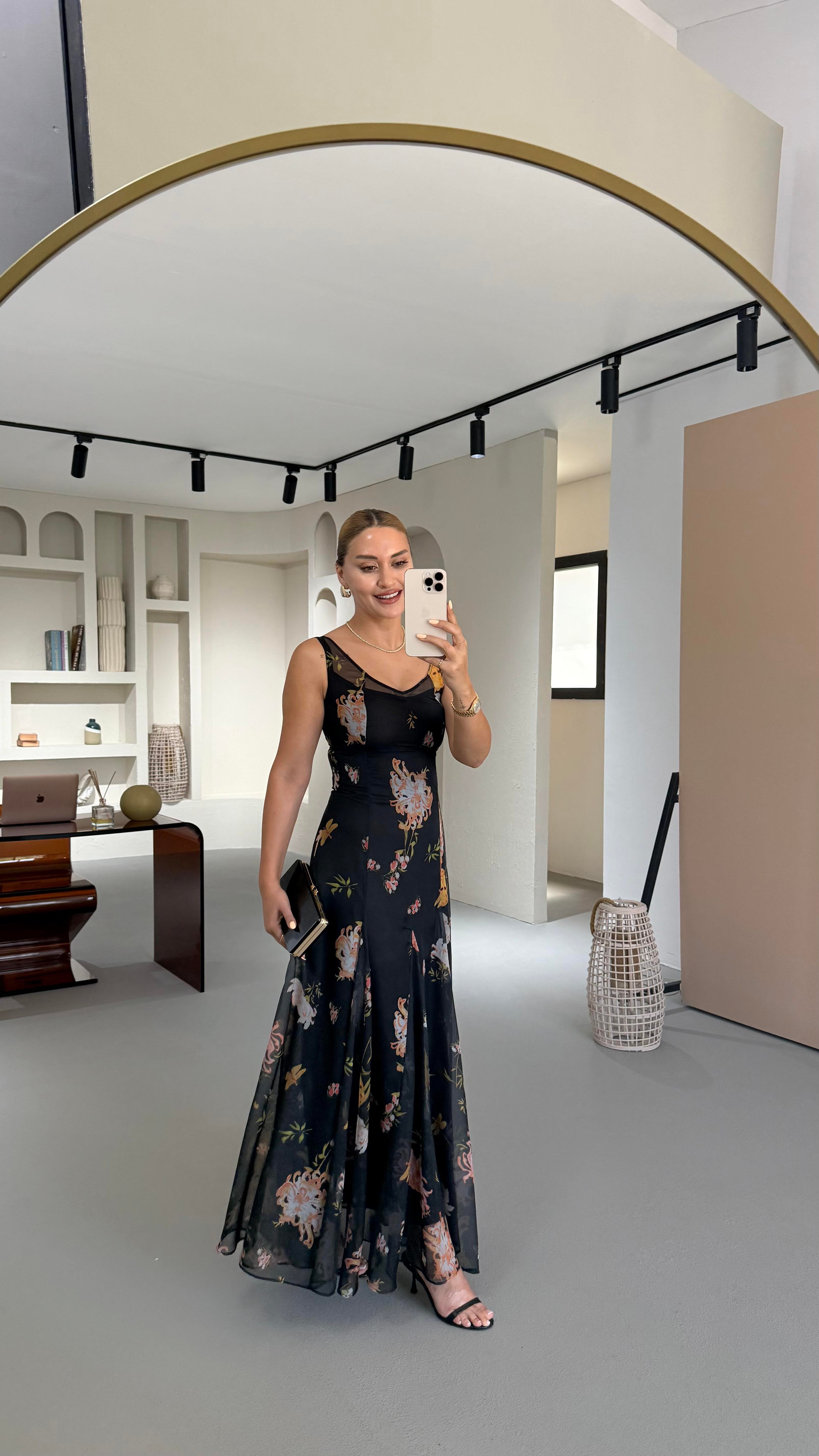 Çiçek Desen Astarlı Siyah Tül Elbise