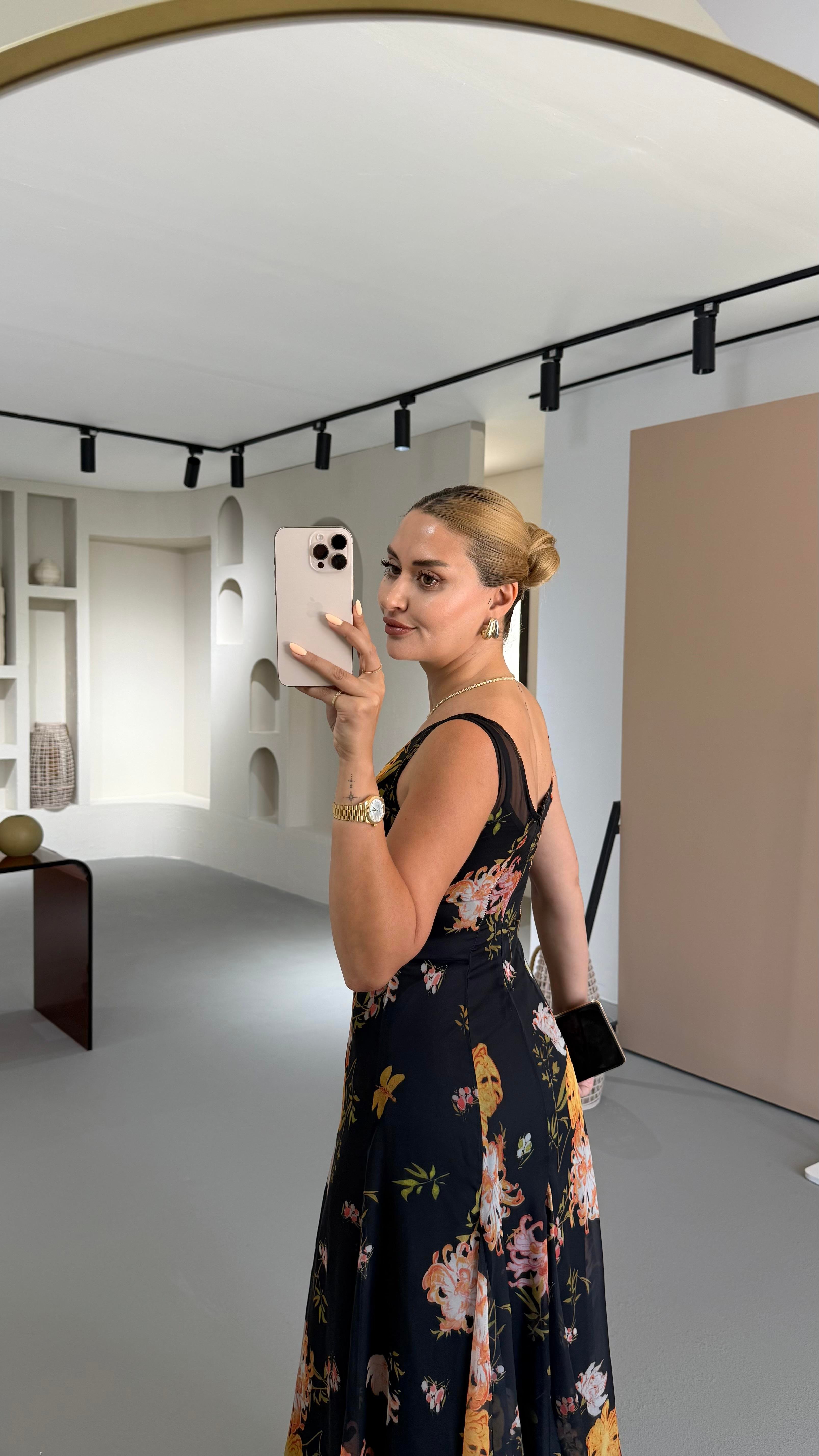 Çiçek Desen Astarlı Siyah Tül Elbise