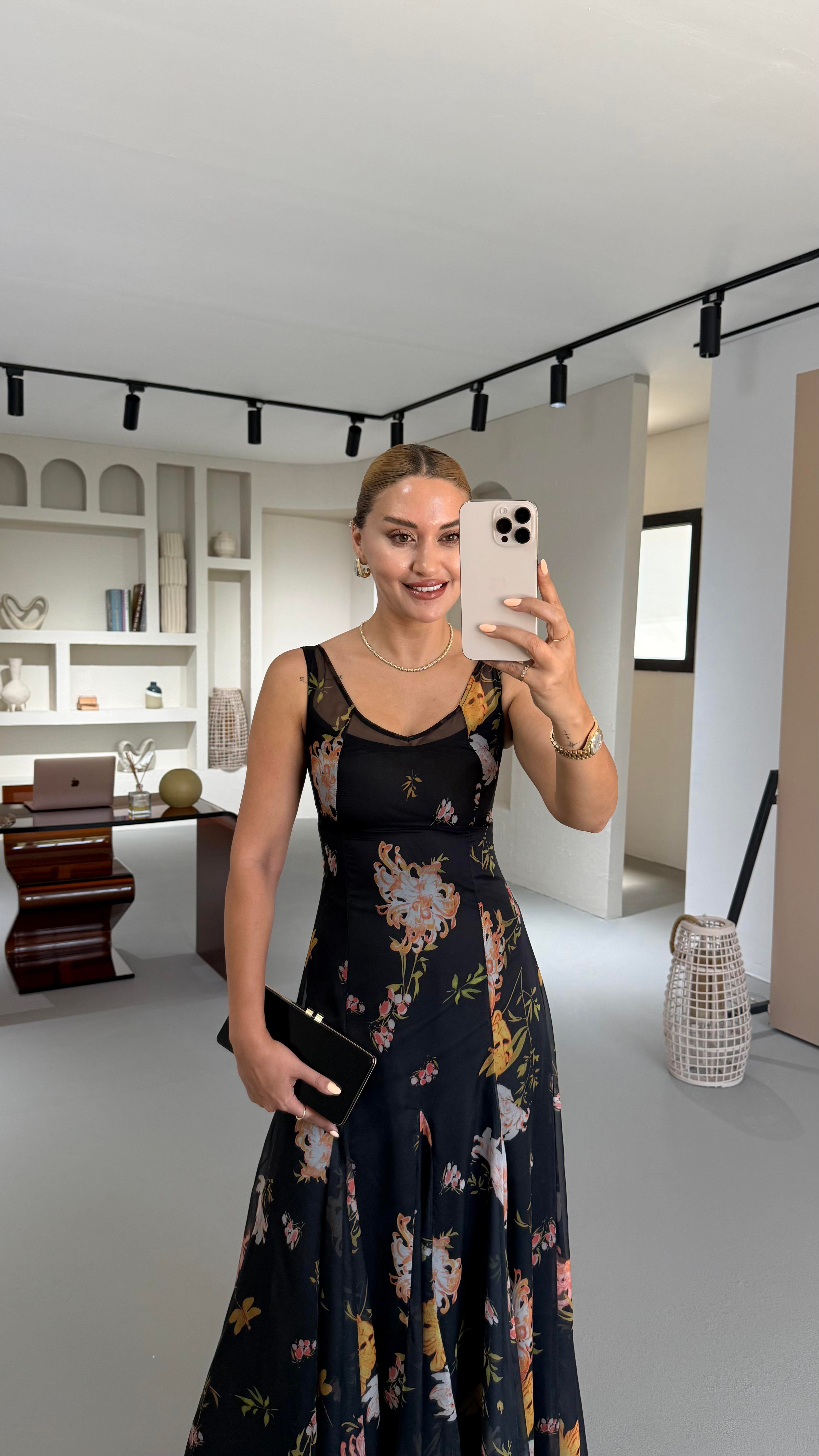 Çiçek Desen Astarlı Siyah Tül Elbise