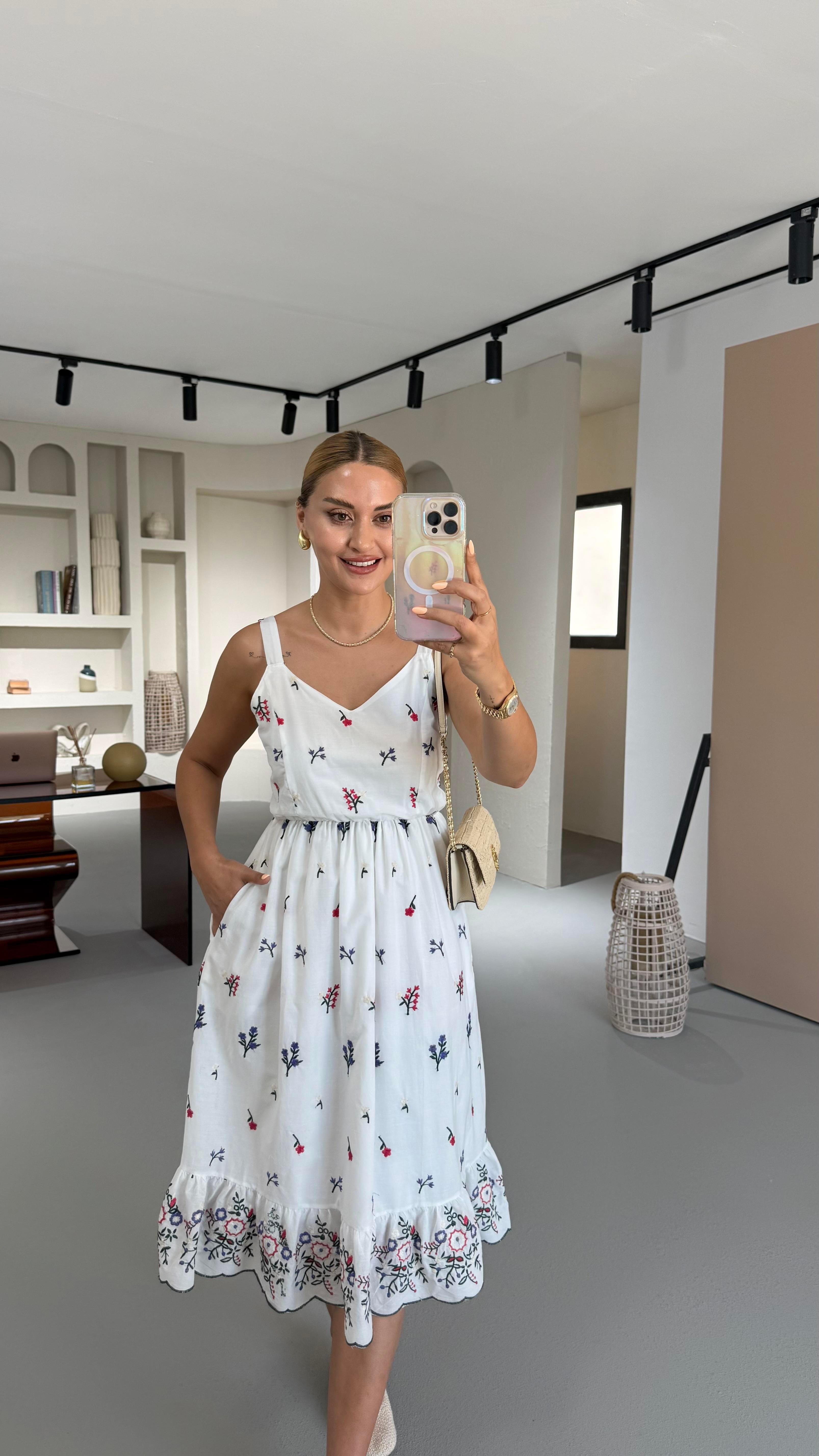 Çiçek Nakış Detay Astarlı Beyaz Elbise