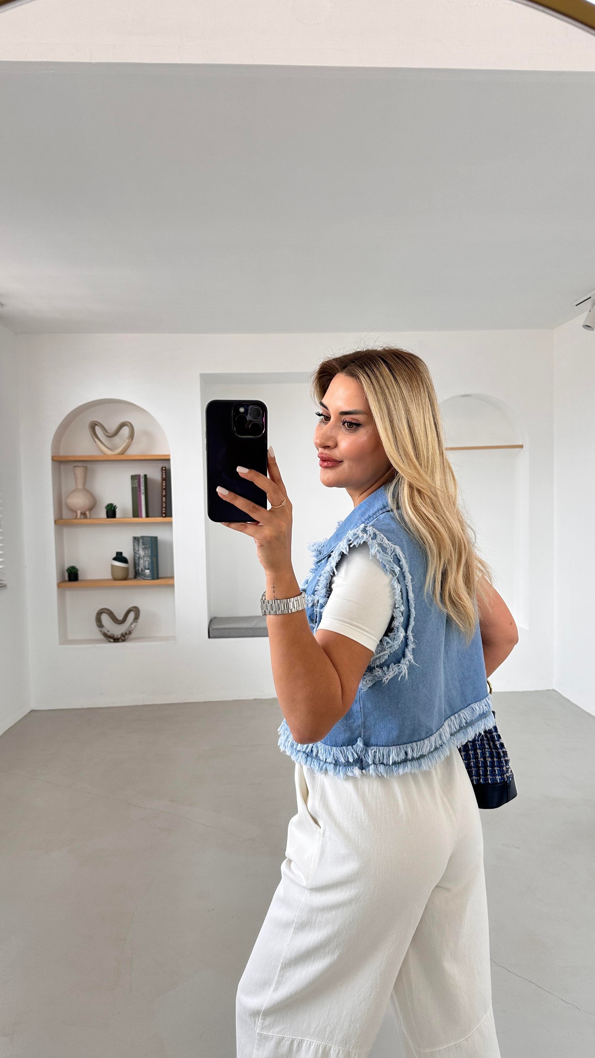 Çift Cep Detay Püsküllü Mavi Denim Yelek
