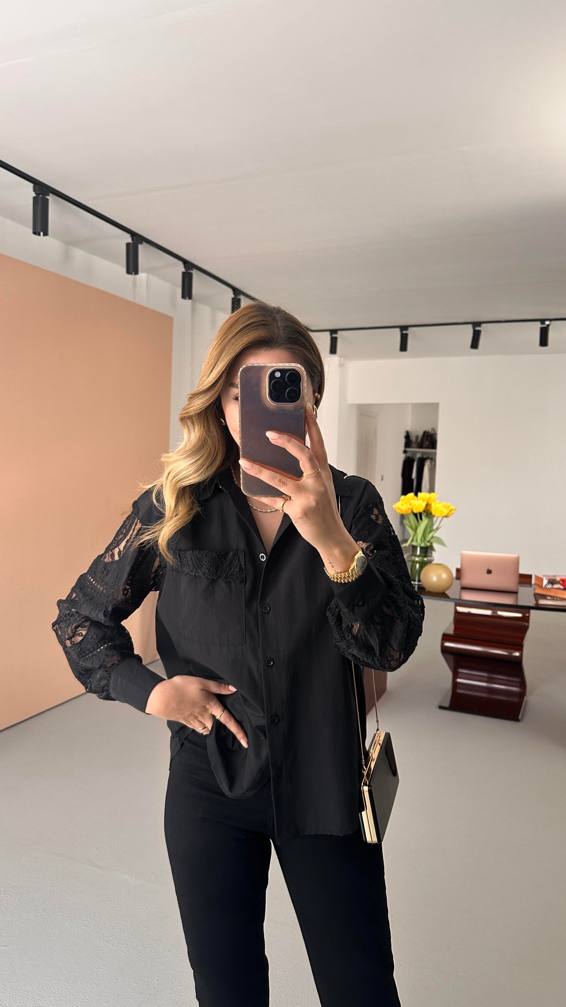 Dokulu Dantel Detay Siyah Gömlek