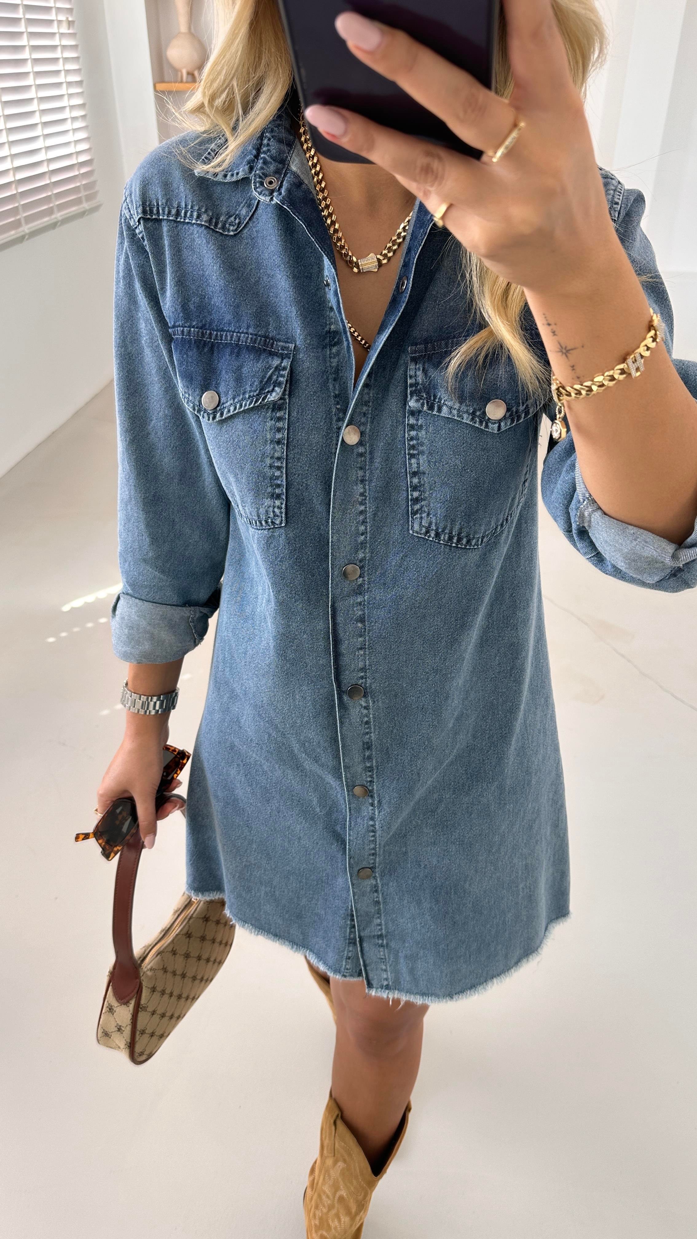 Etek Ucu Püsküllü Gömlek Yaka Mavi Yıkamalı Denim Elbise