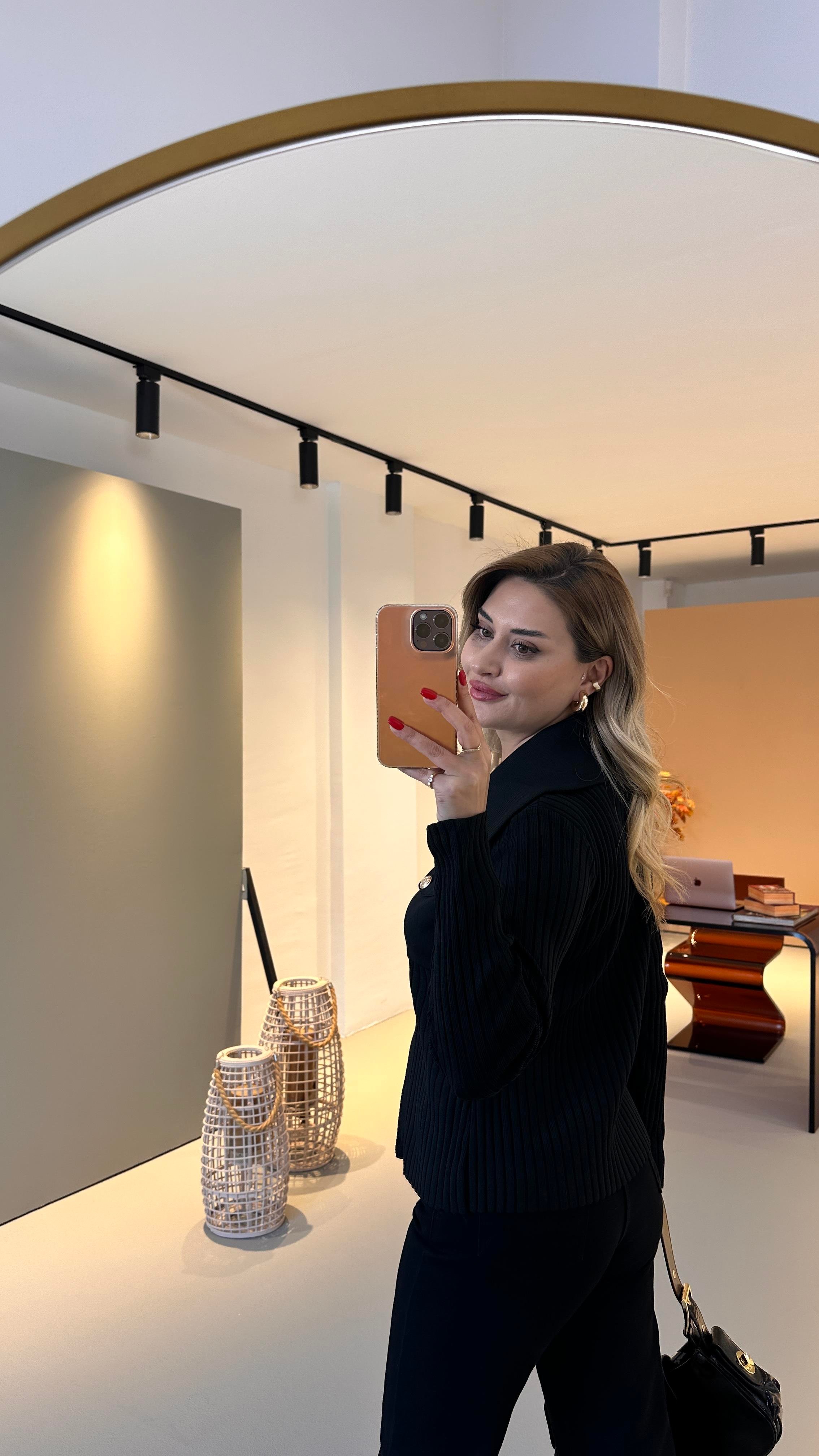 Fermuarlı Kapak Cep Detay Siyah Triko