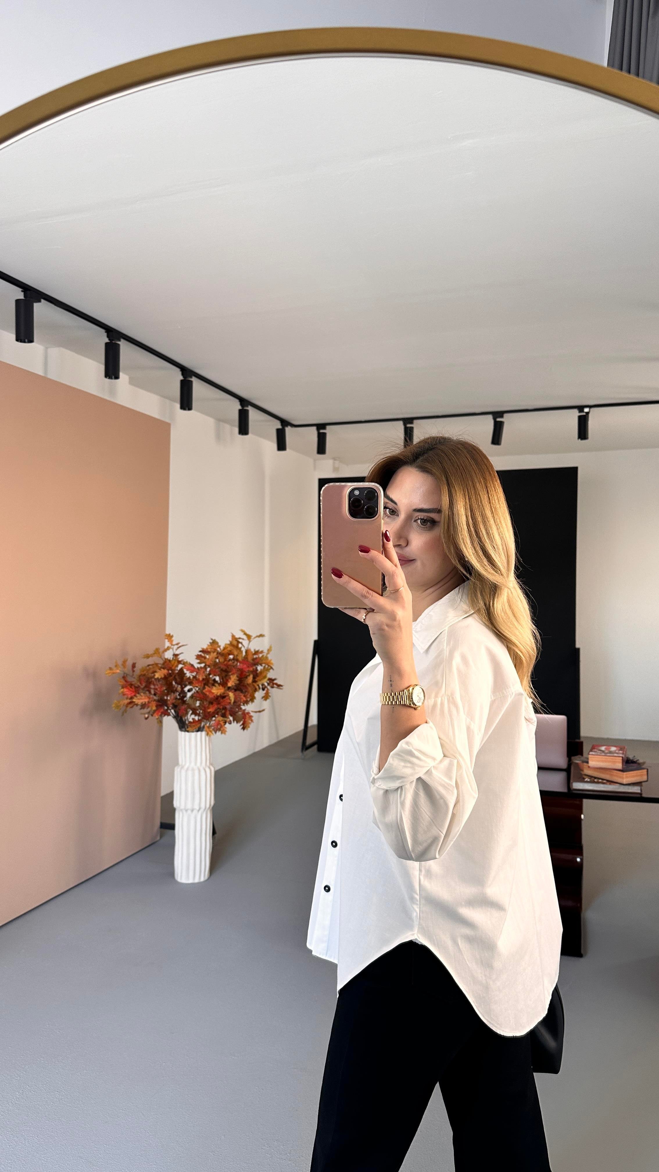 Fil Nakışlı Oversize Beyaz Poplin Gömlek