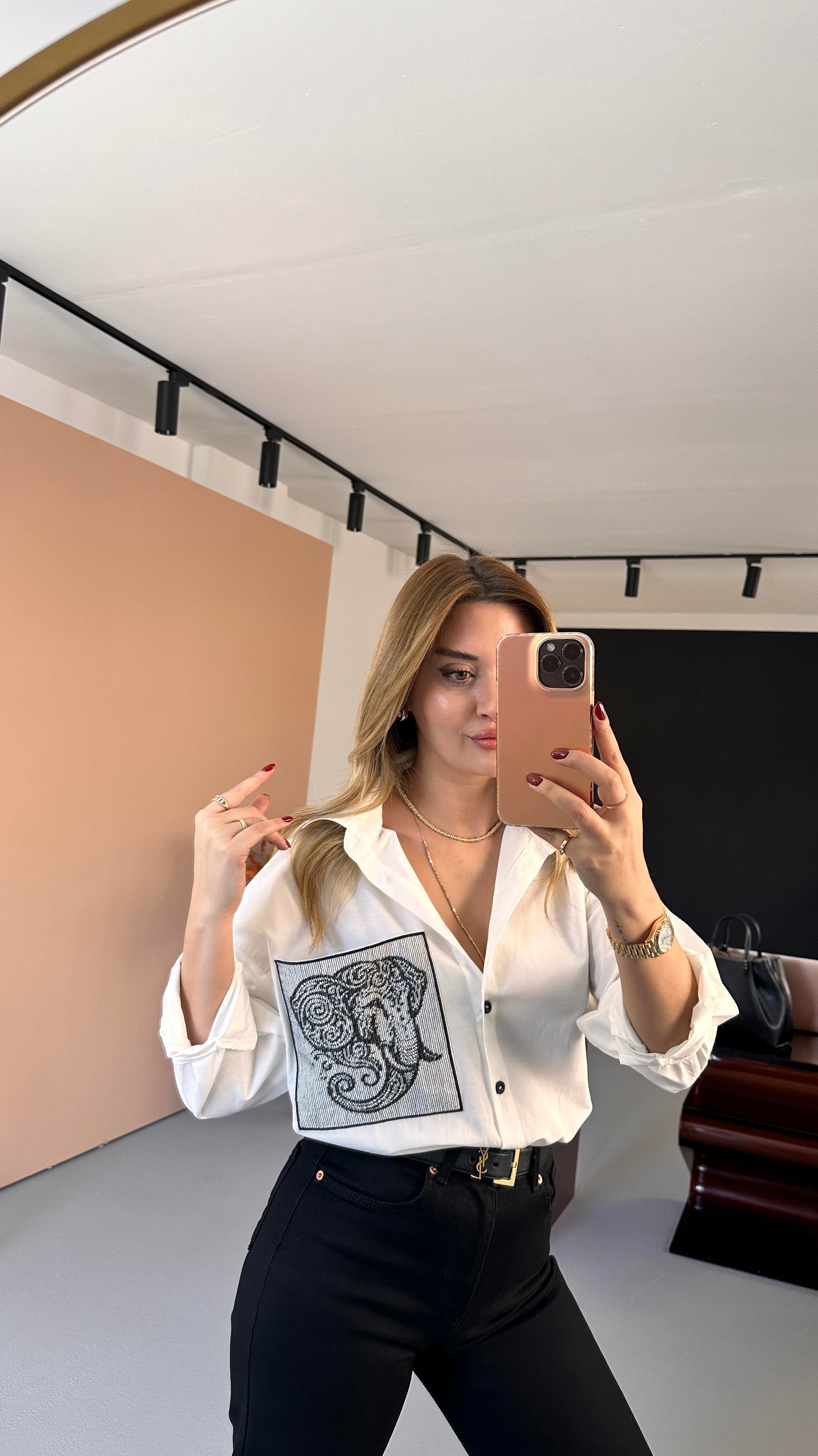 Fil Nakışlı Oversize Beyaz Poplin Gömlek
