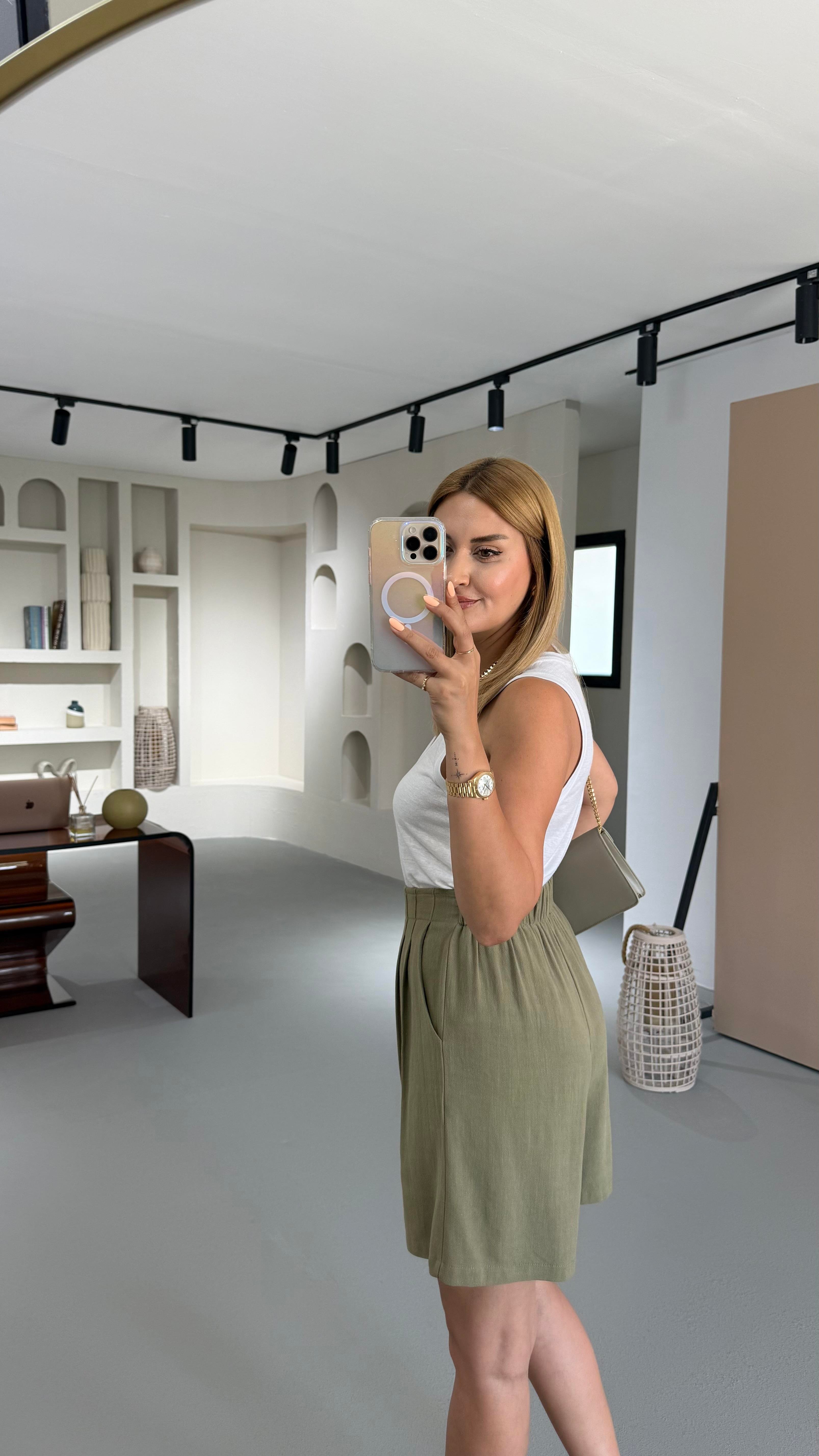 Haki Bel Lastikli Düğme Detay Keten Şort