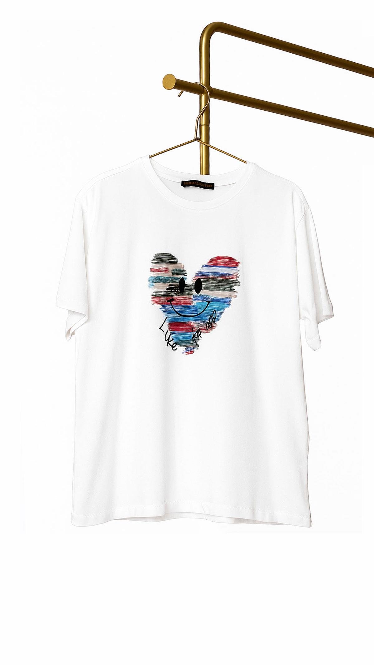 Kalp Baskılı Beyaz Tshirt