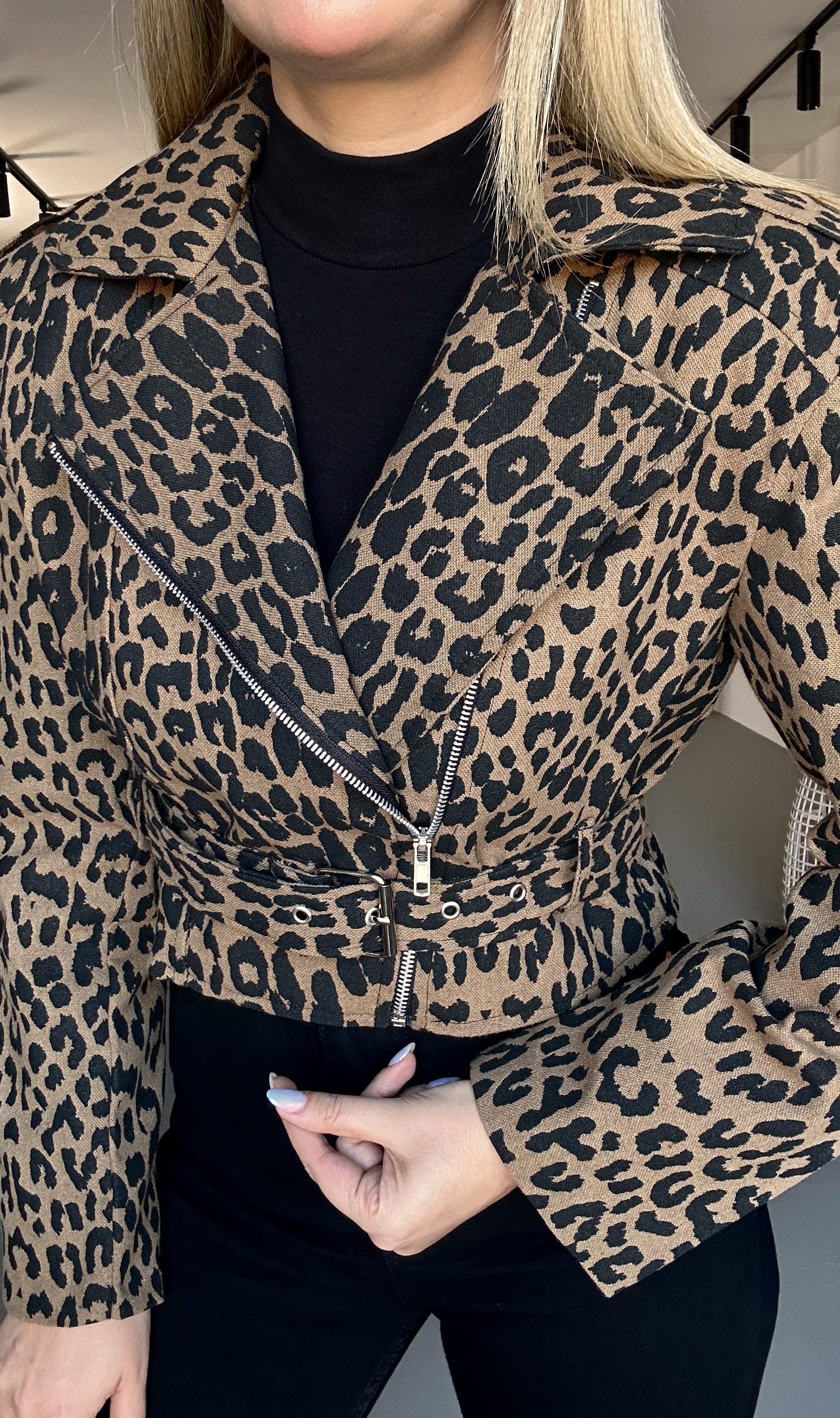 Kemer Detay Astarlı Leopar Ceket