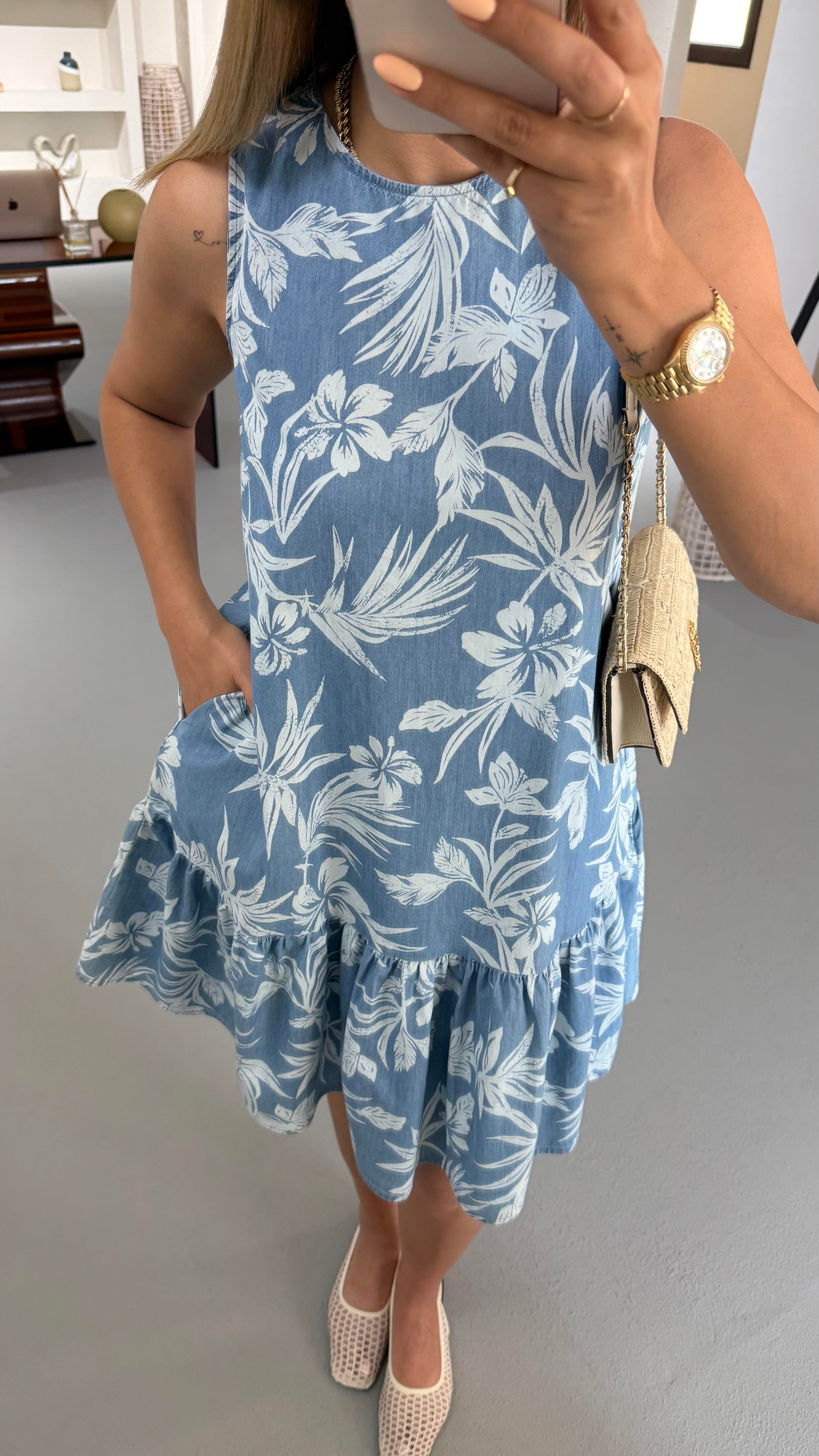 Kolsuz Açık Mavi Desenli Denim Elbise