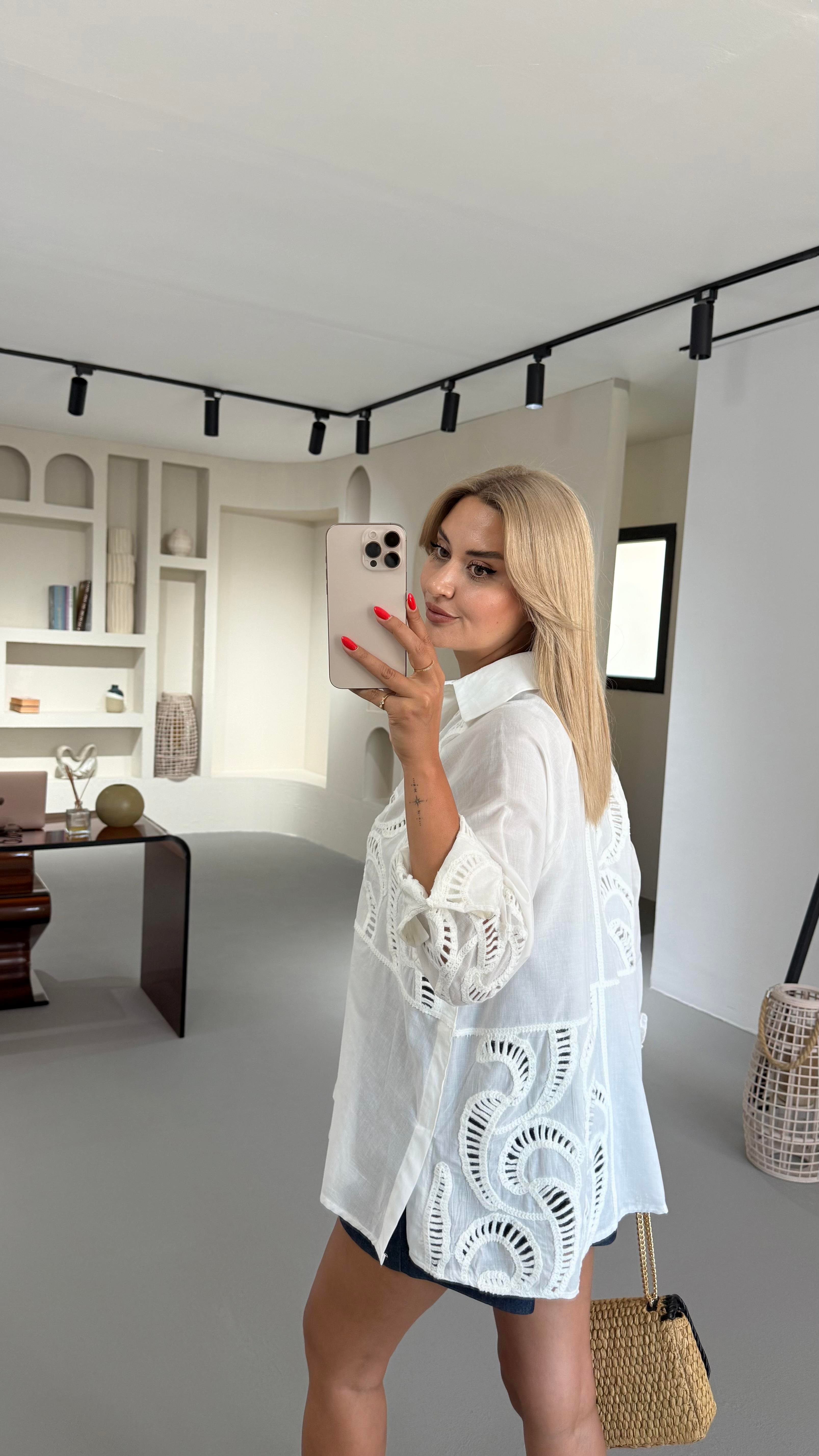 Kroşe İşlemeli Oversize Ekru Gömlek