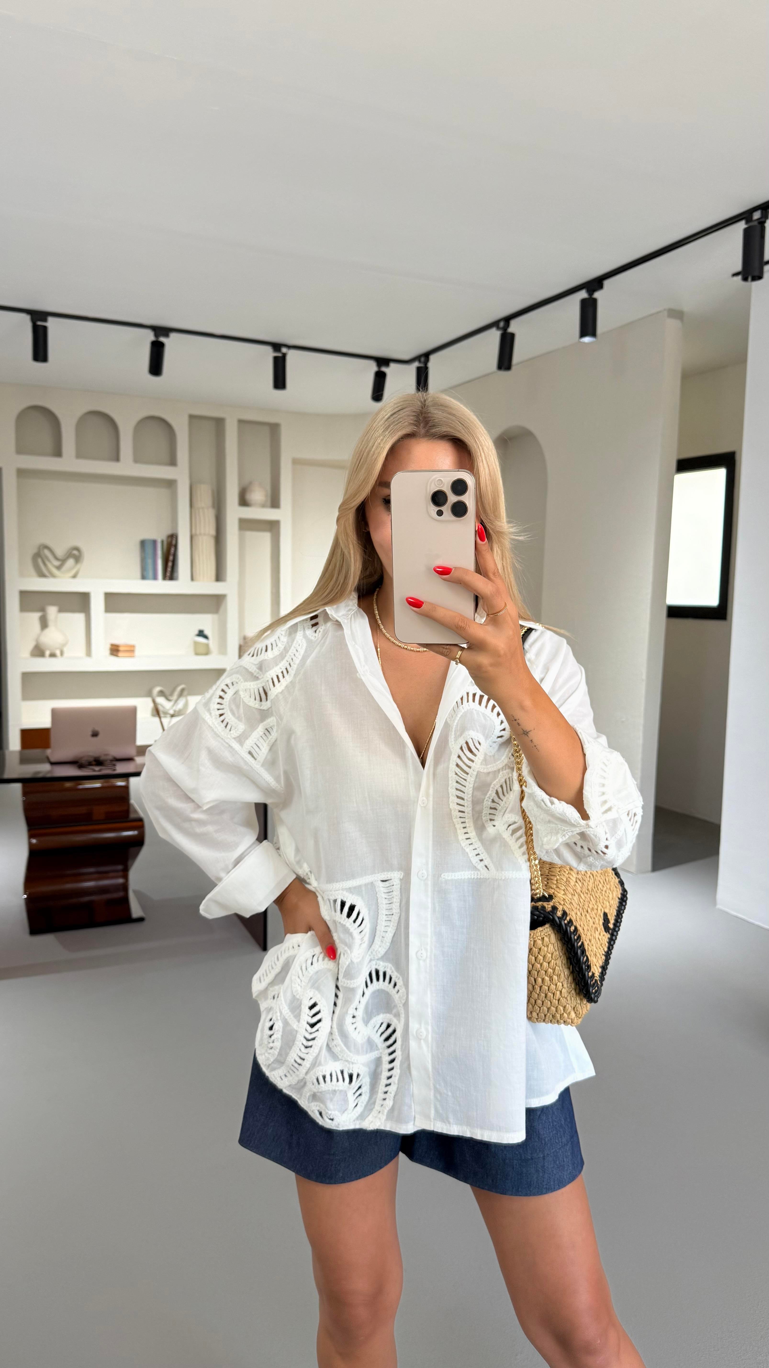 Kroşe İşlemeli Oversize Ekru Gömlek