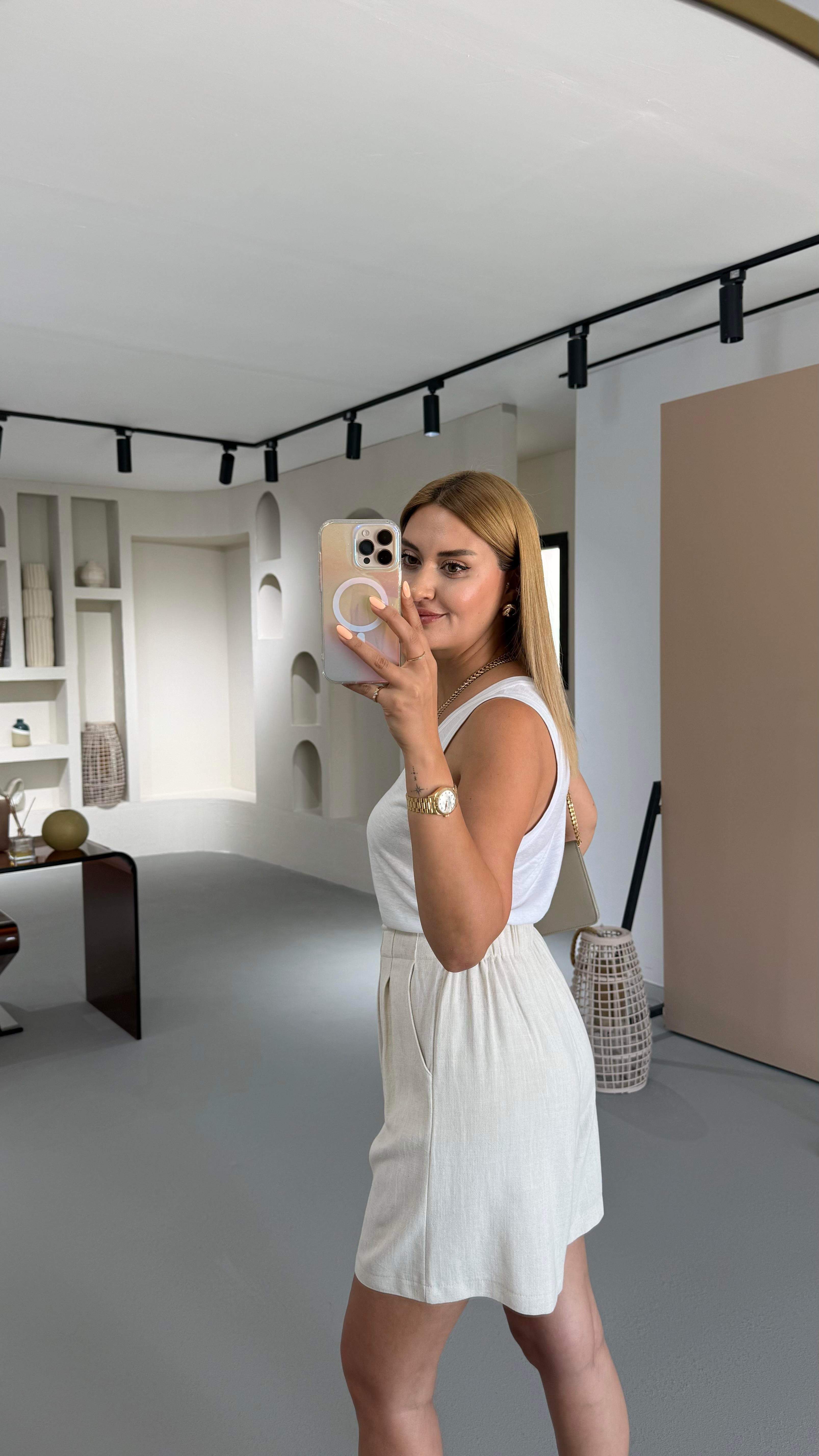 Natural Bel Lastikli Düğme Detay Keten Şort