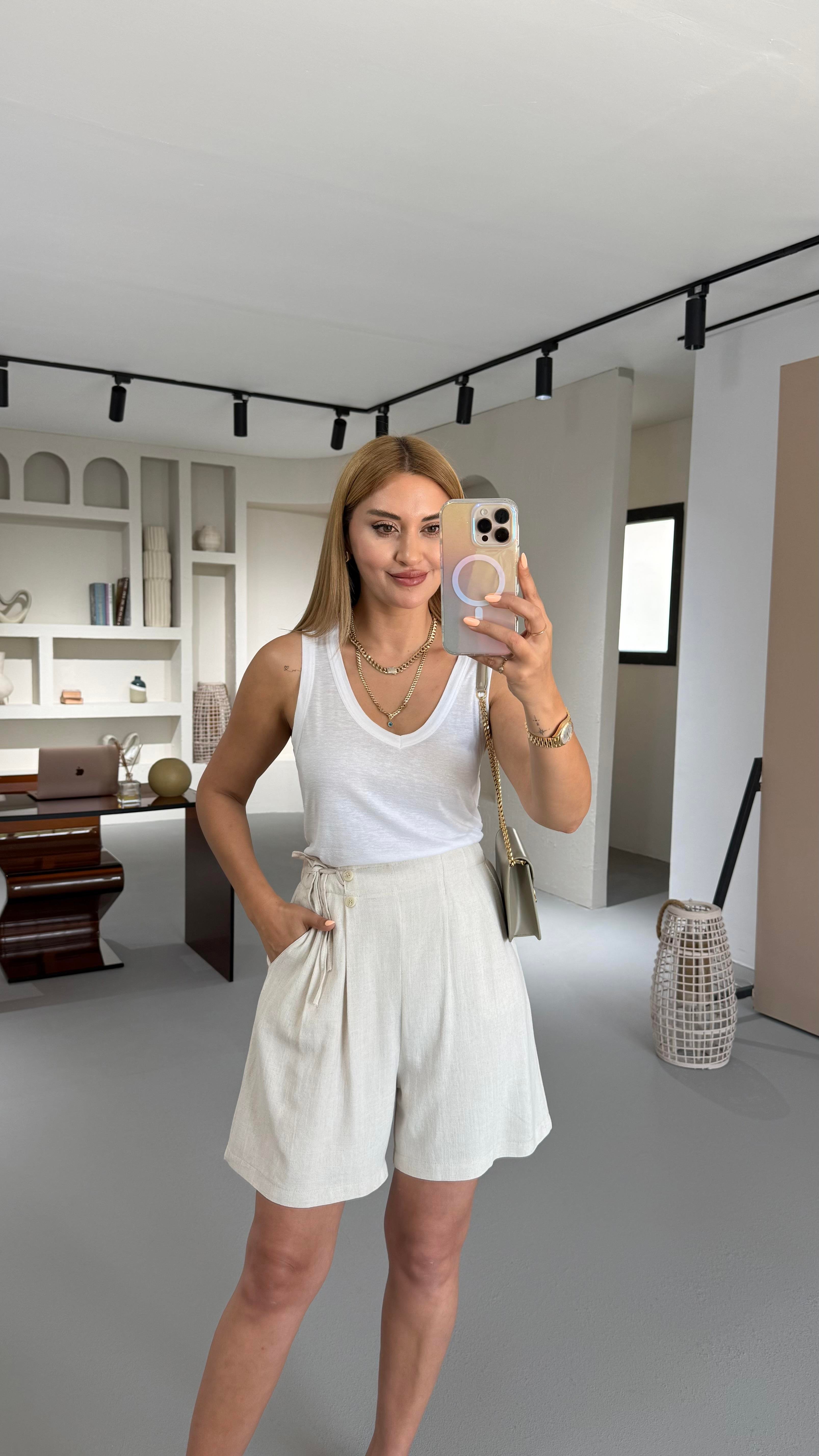 Natural Bel Lastikli Düğme Detay Keten Şort