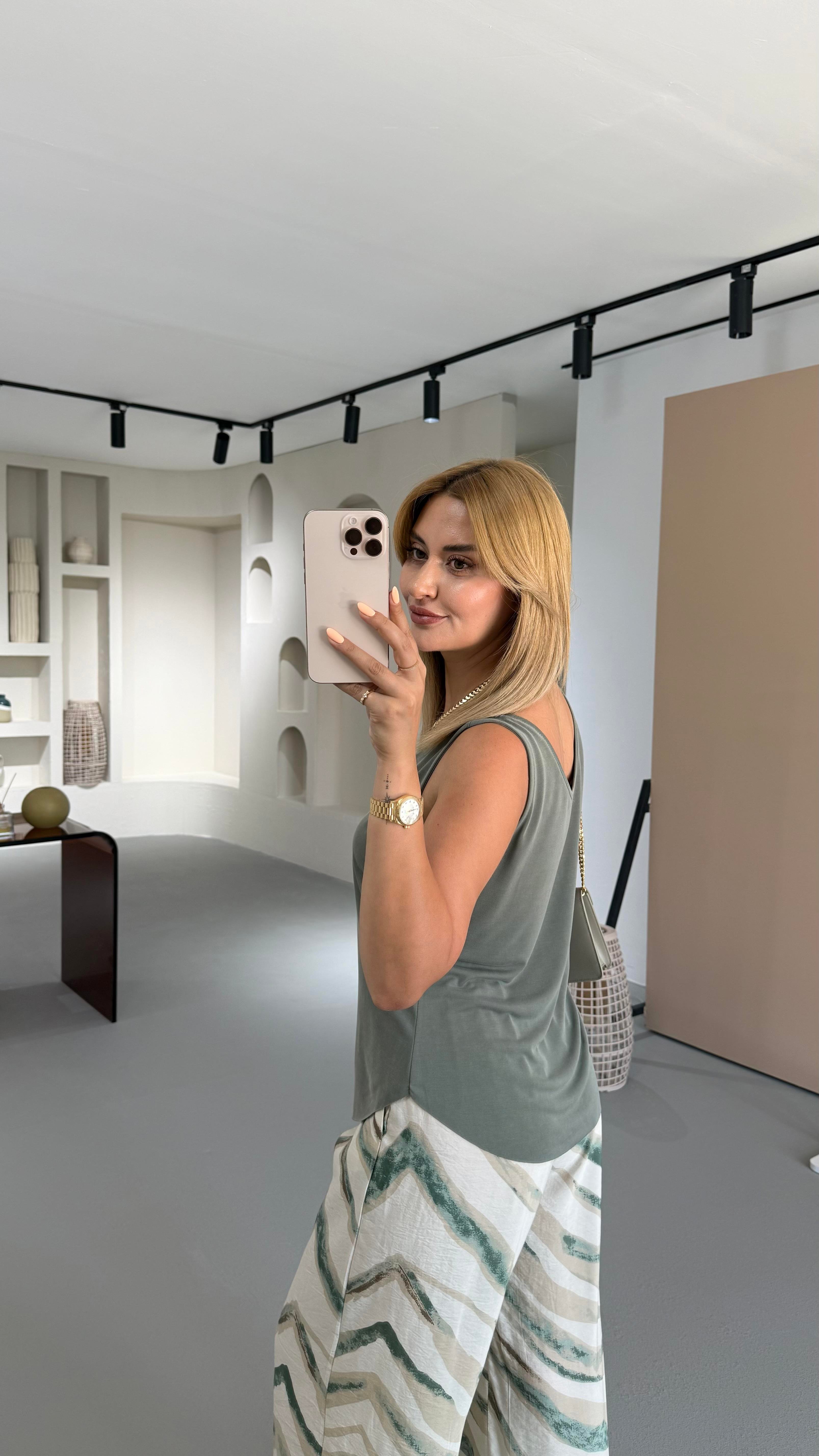 Ön Arka V Yaka Haki Modal Bluz