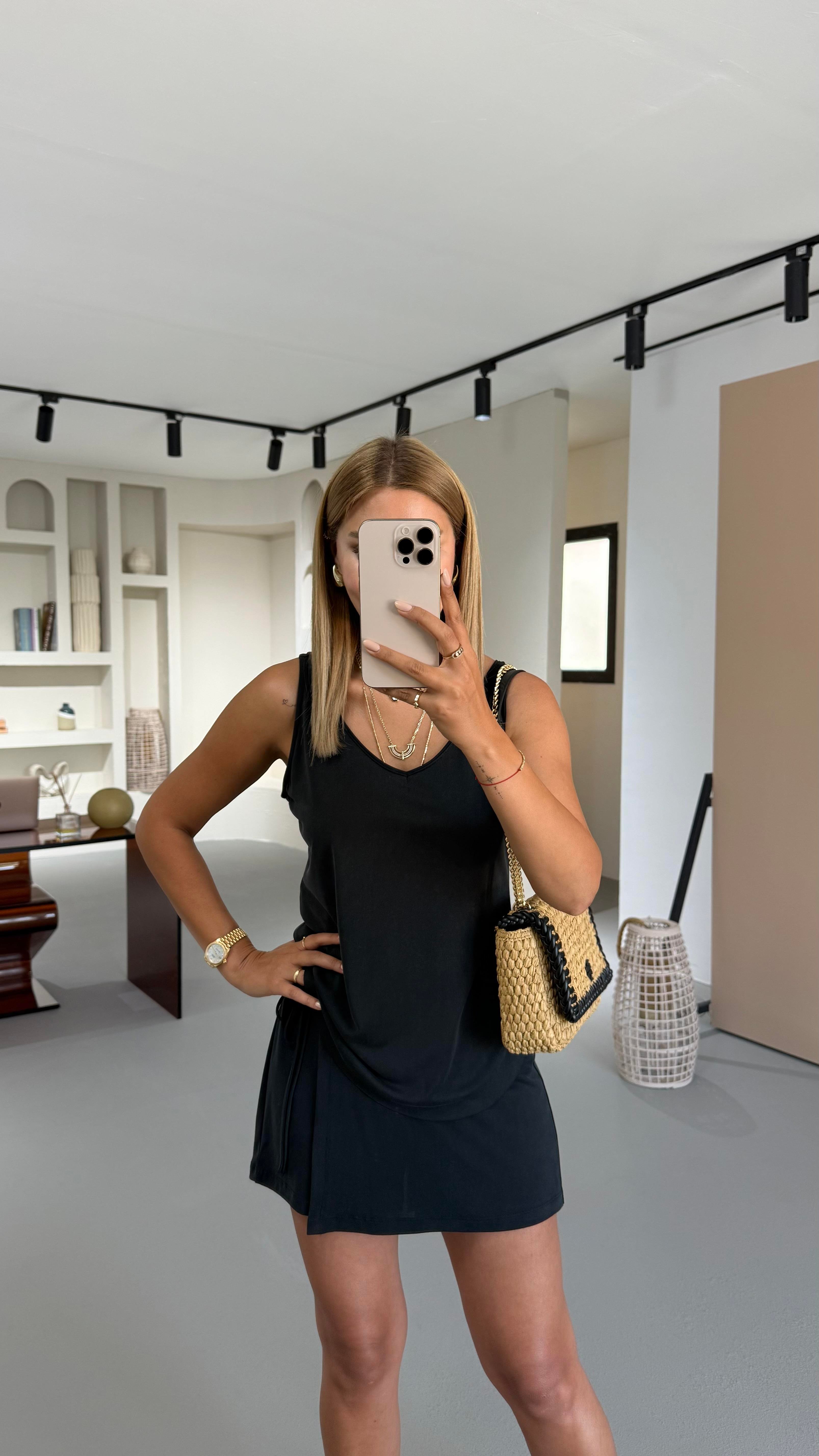 Ön Arka V Yaka Siyah Modal Bluz