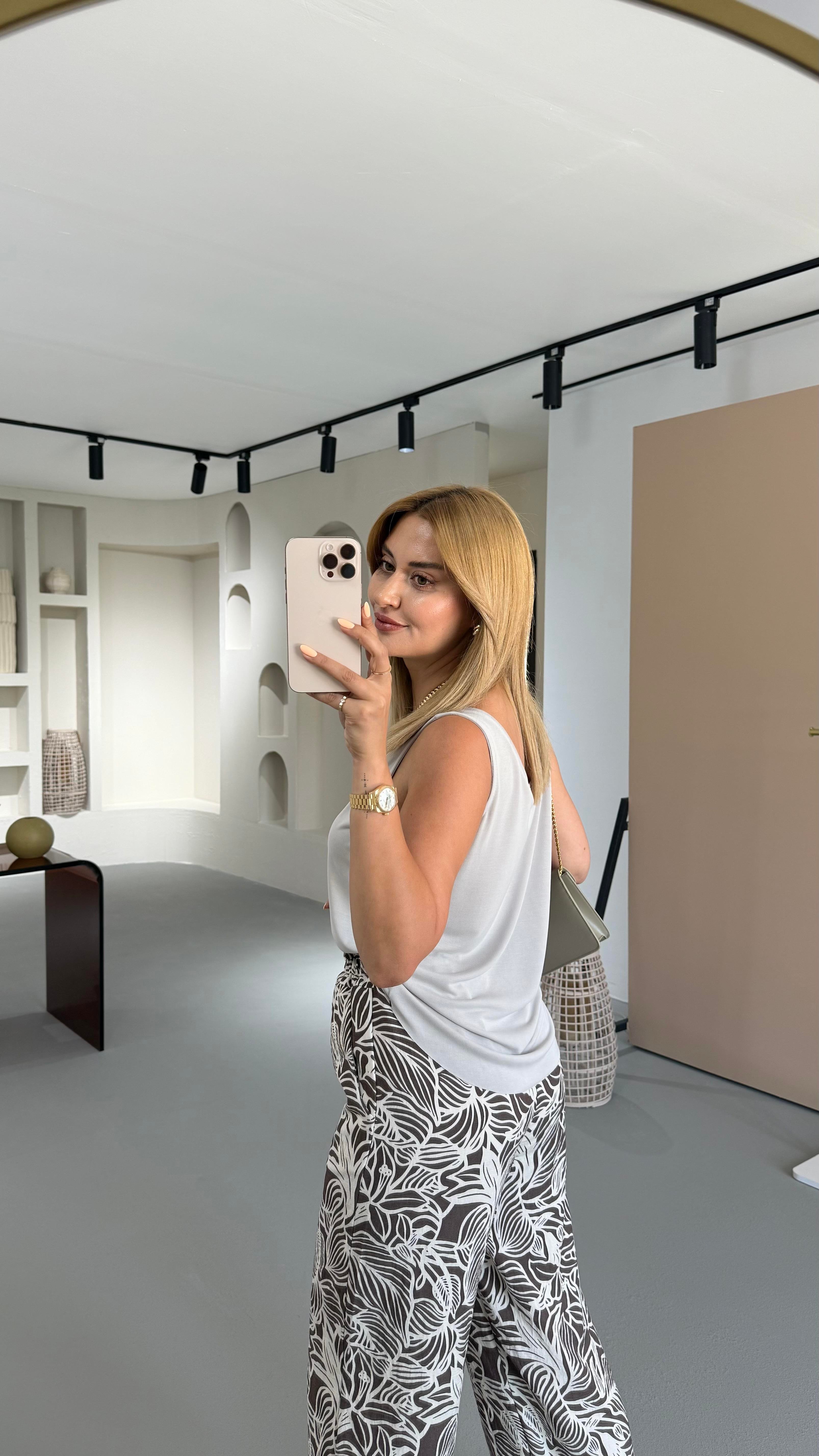 Ön Arka V Yaka Taş Modal Bluz