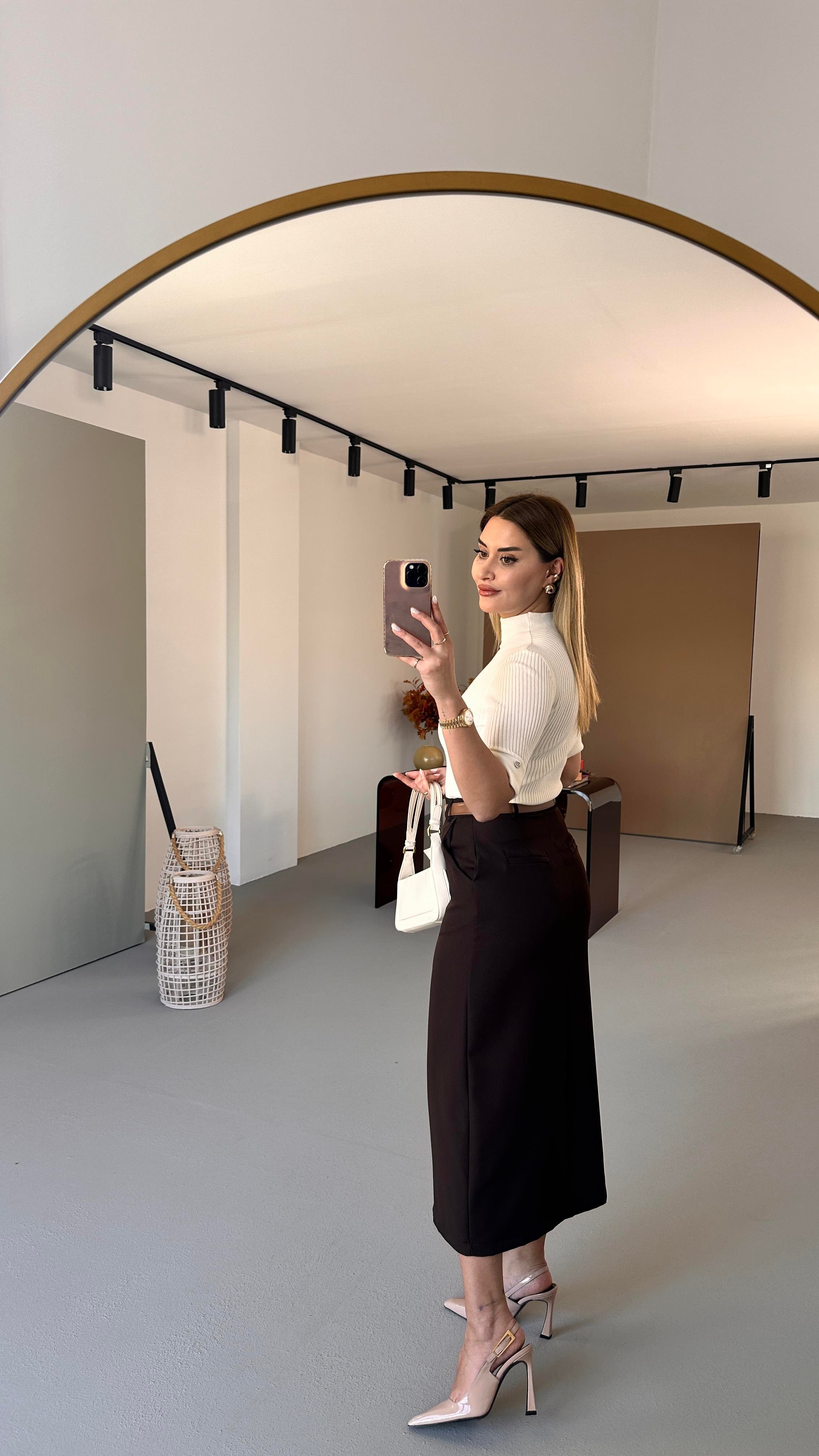 Önden Yırtmaçlı Cep Detay Kahve Kalem Etek