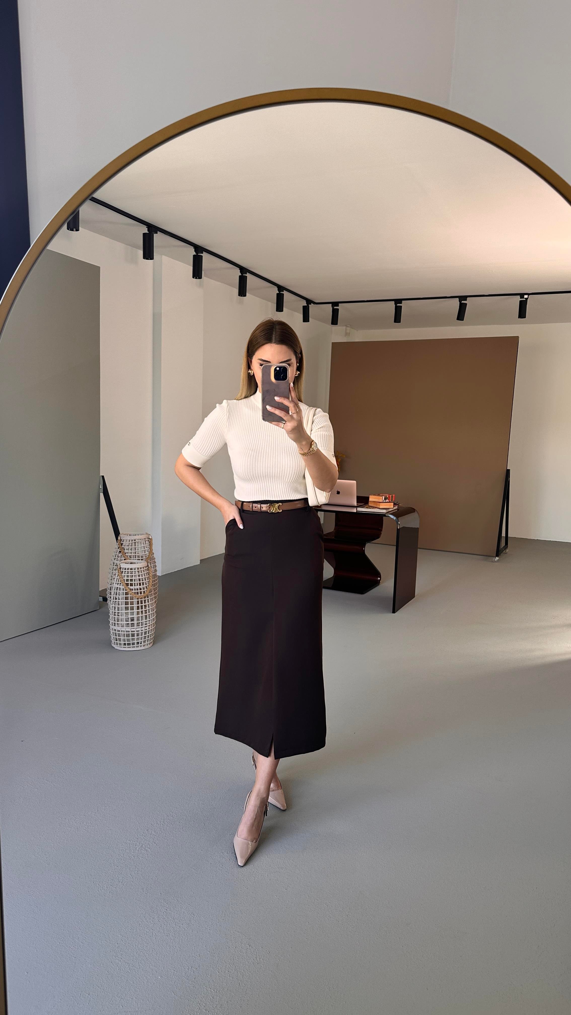 Önden Yırtmaçlı Cep Detay Kahve Kalem Etek