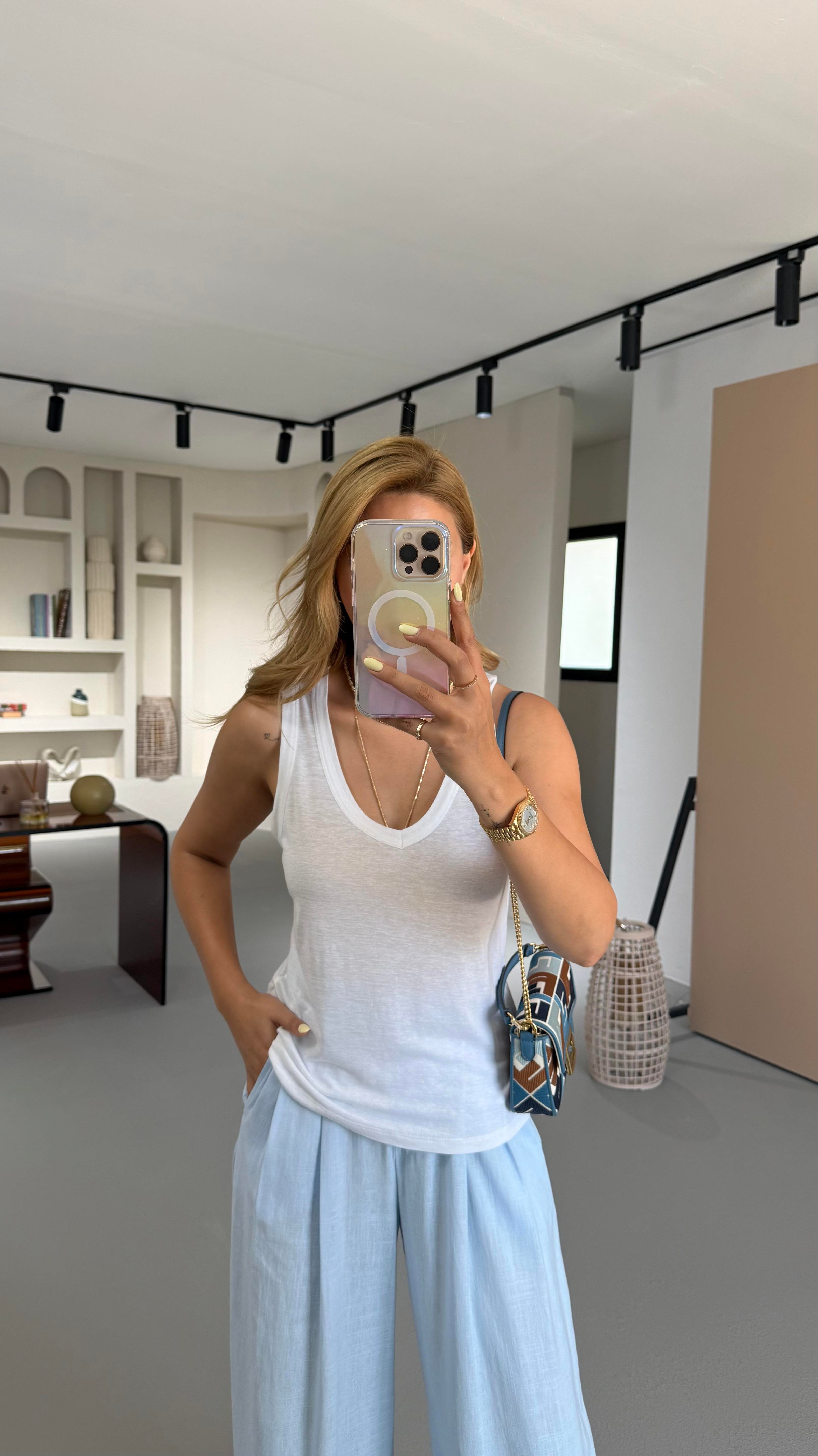 Özel Seri V Yaka Ekru Pamuklu Keten Bluz