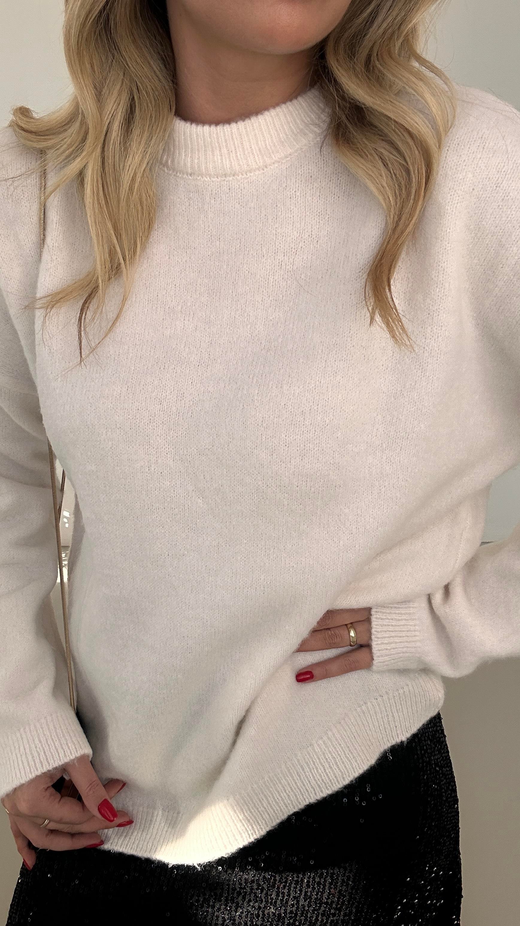 Premium Seri Bisiklet Yaka Oversize Ekru Yumoş Kazak