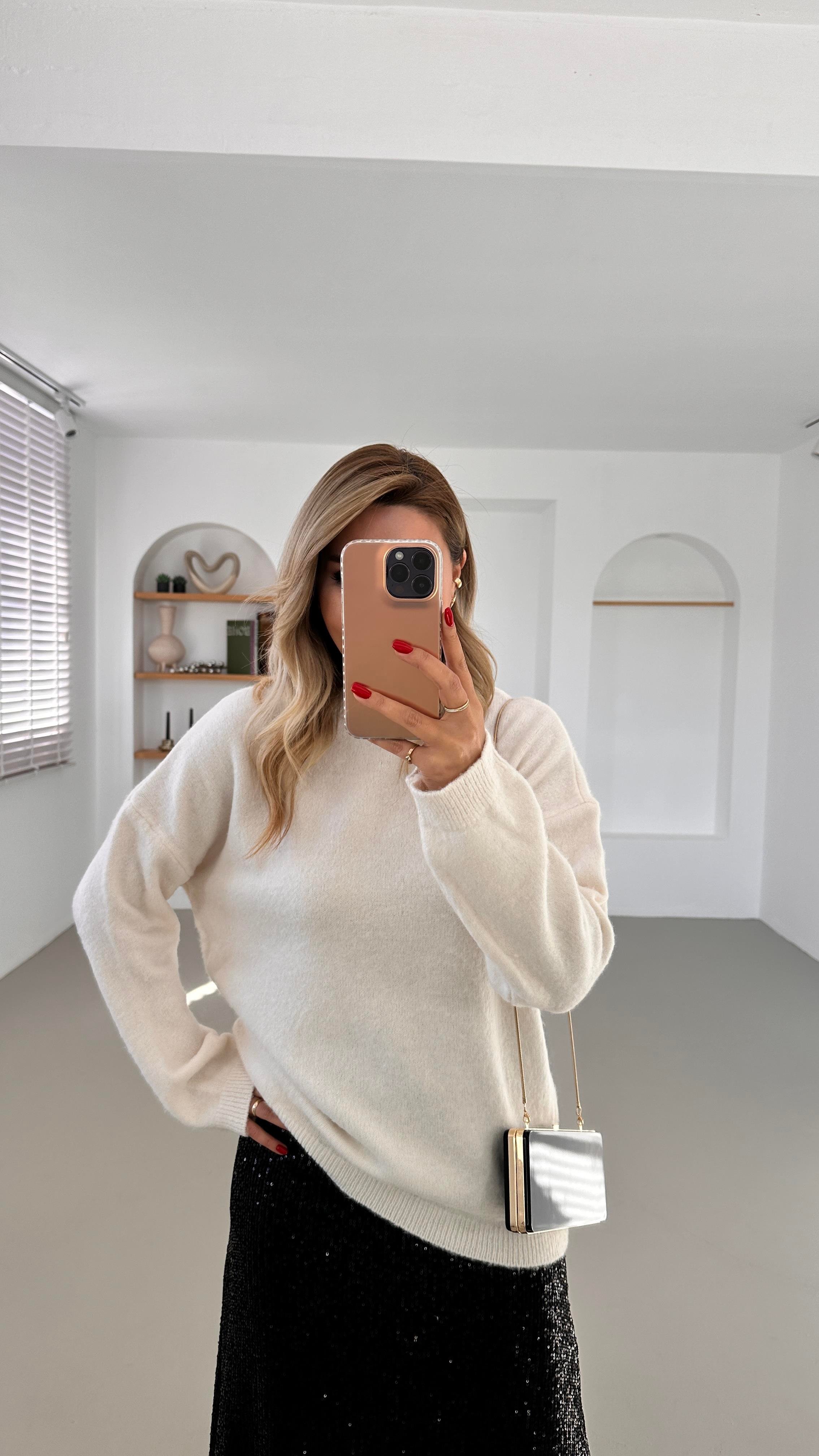 Premium Seri Bisiklet Yaka Oversize Ekru Yumoş Kazak