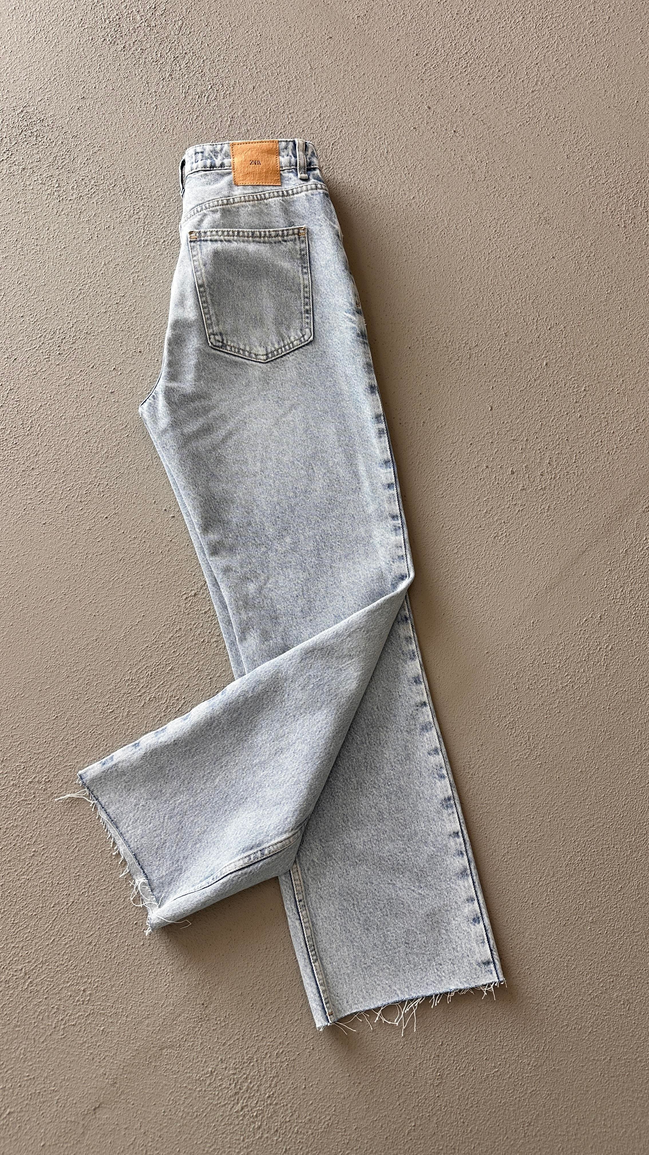 Premium Seri Buz Mavi Kesik Paça Boy Fit Jean