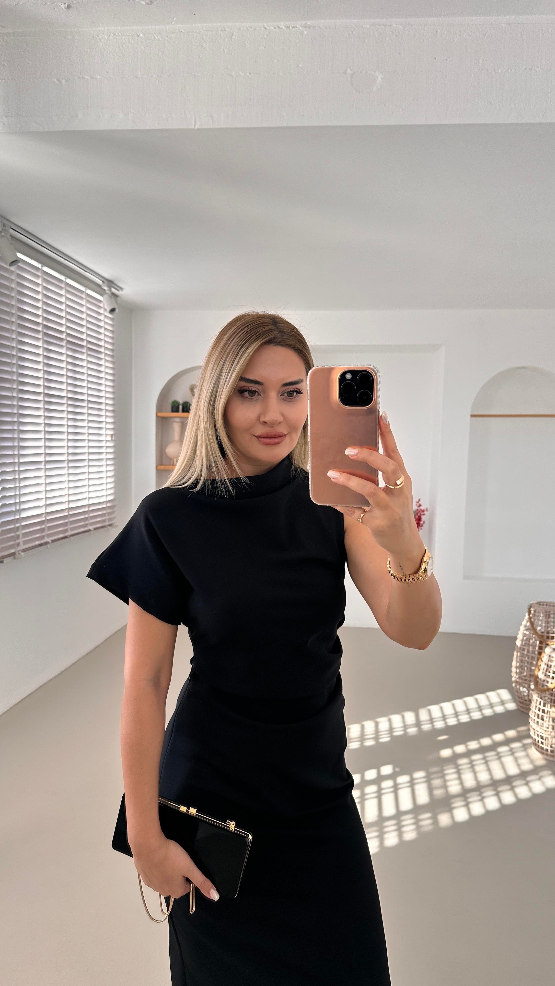 Premium Seri Drape Detay Yırtmaçlı Siyah Elbise