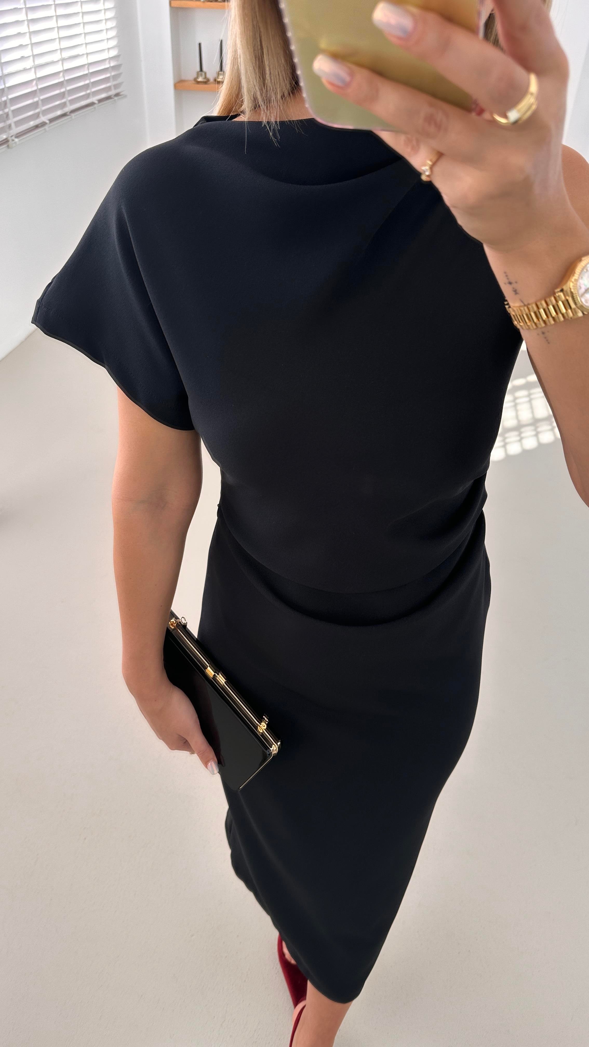 Premium Seri Drape Detay Yırtmaçlı Siyah Elbise