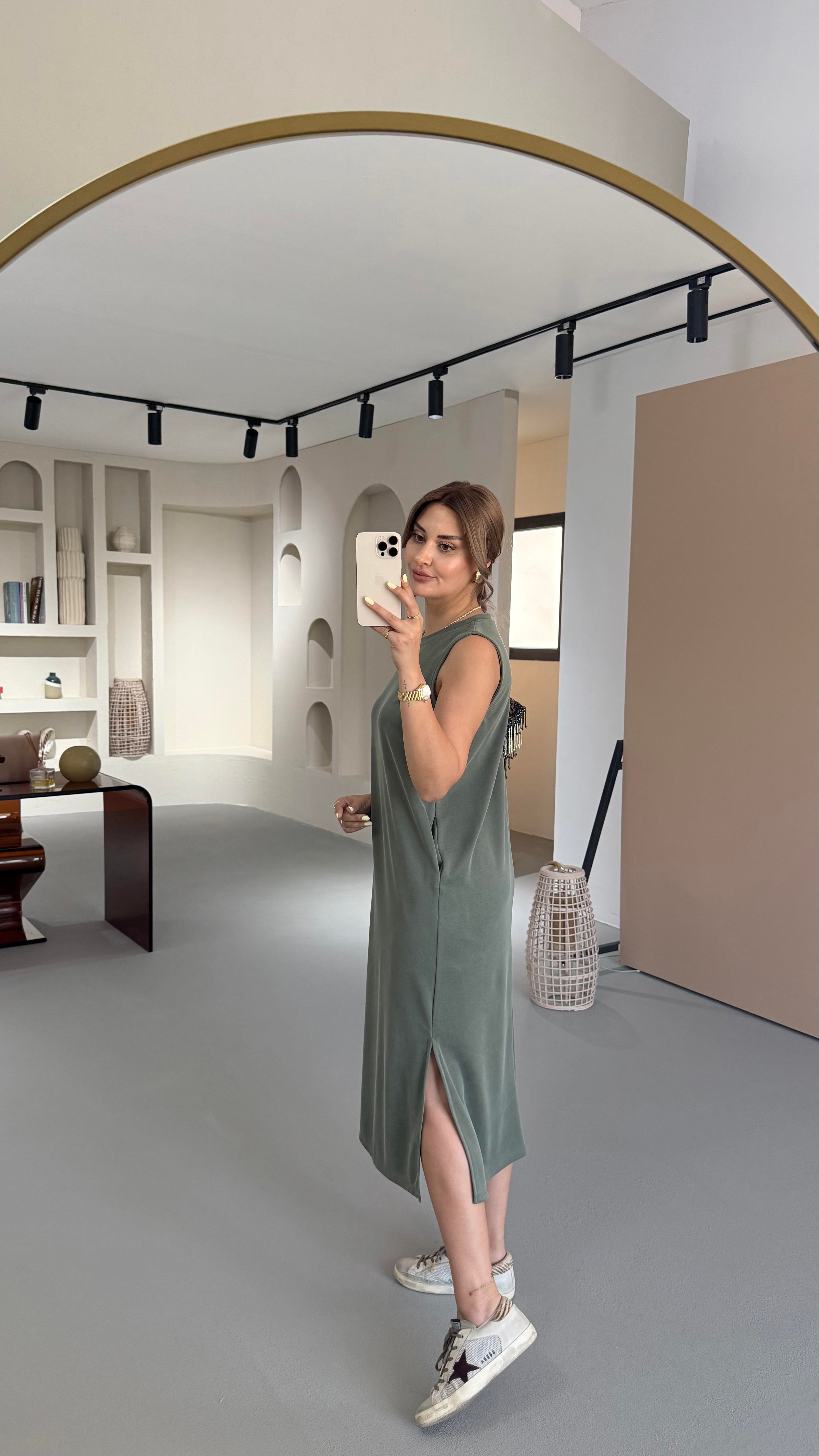 Premium Seri Kolsuz Yırtmaç Detay Haki Pike Modal Elbise