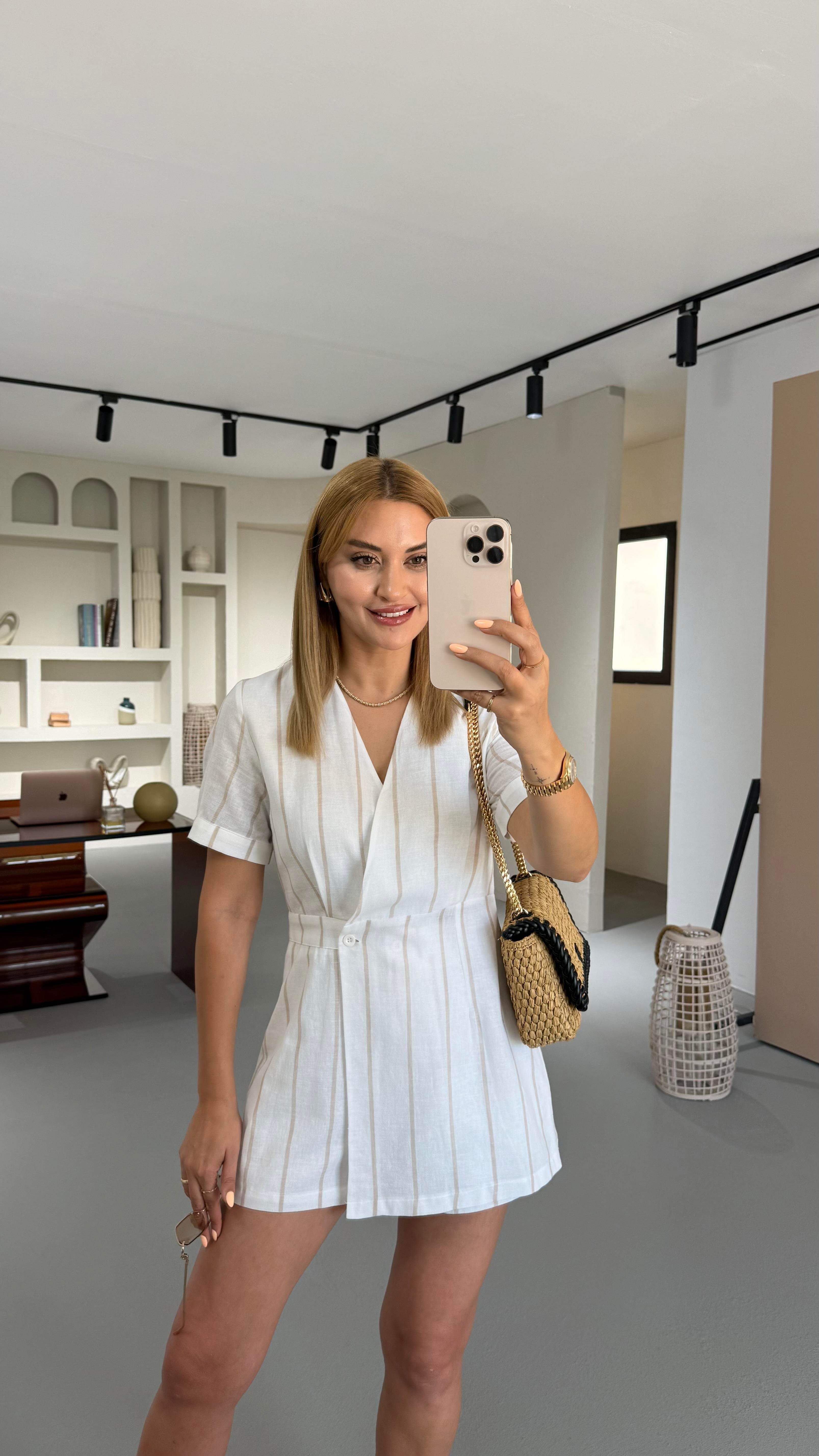 Premium Seri Kruvaze Yaka Natural Çizgili Ekru Keten Şort Tulum