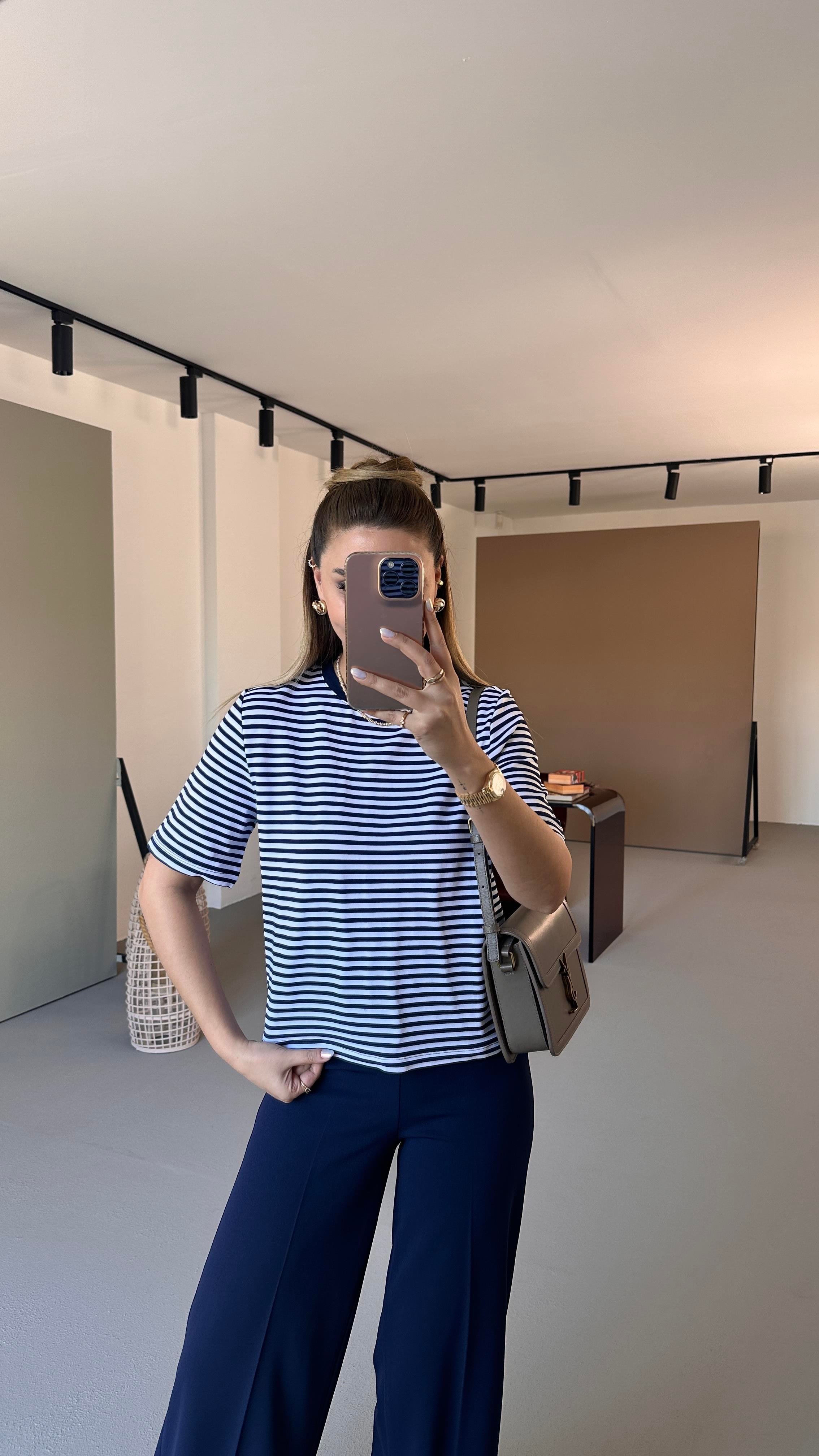 Premium Seri Lacivert Çizgili Yaka Biyeli Tshirt