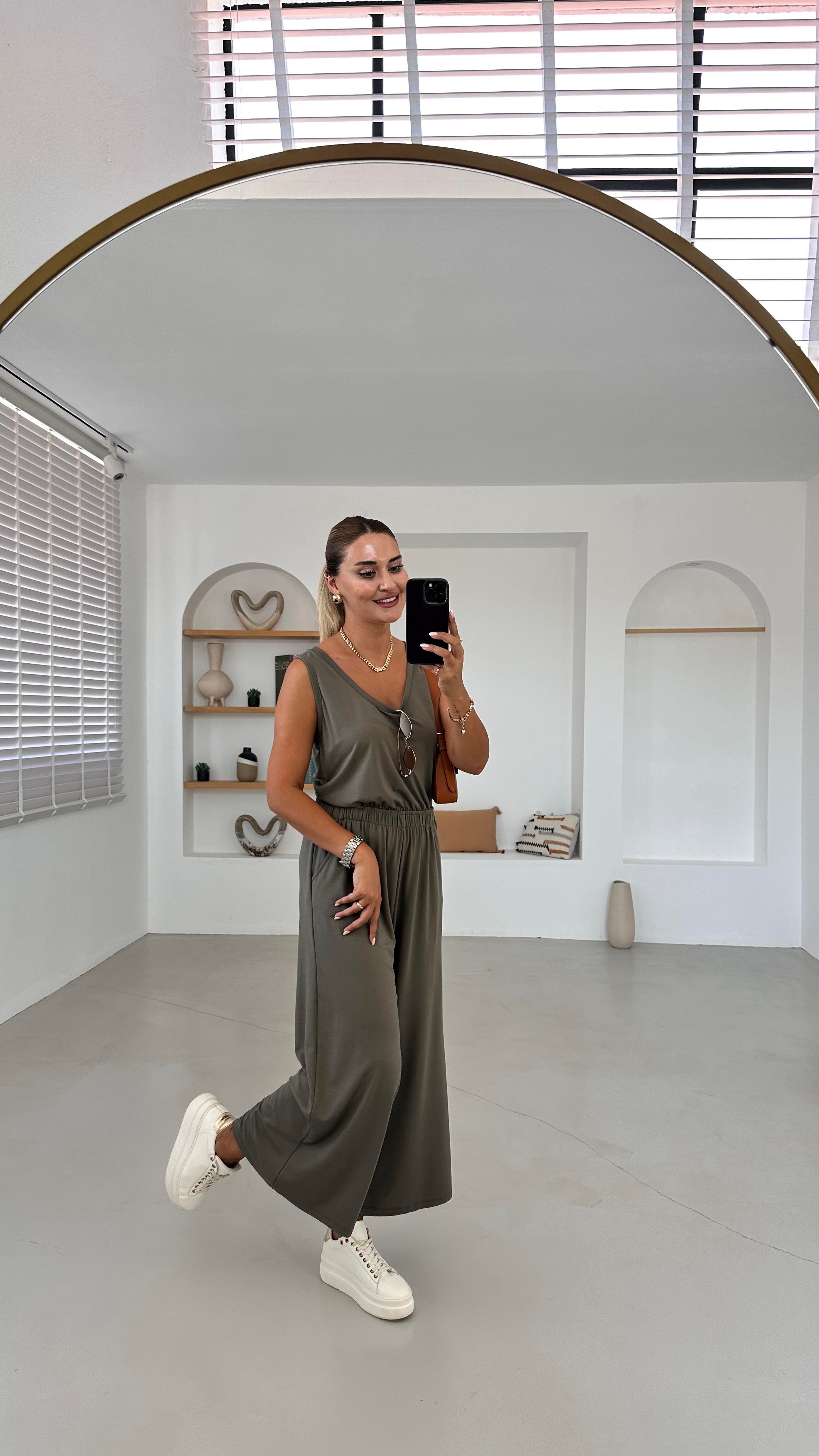 Sırtı Fermuarlı Bel Dekolte Haki Modal Tulum